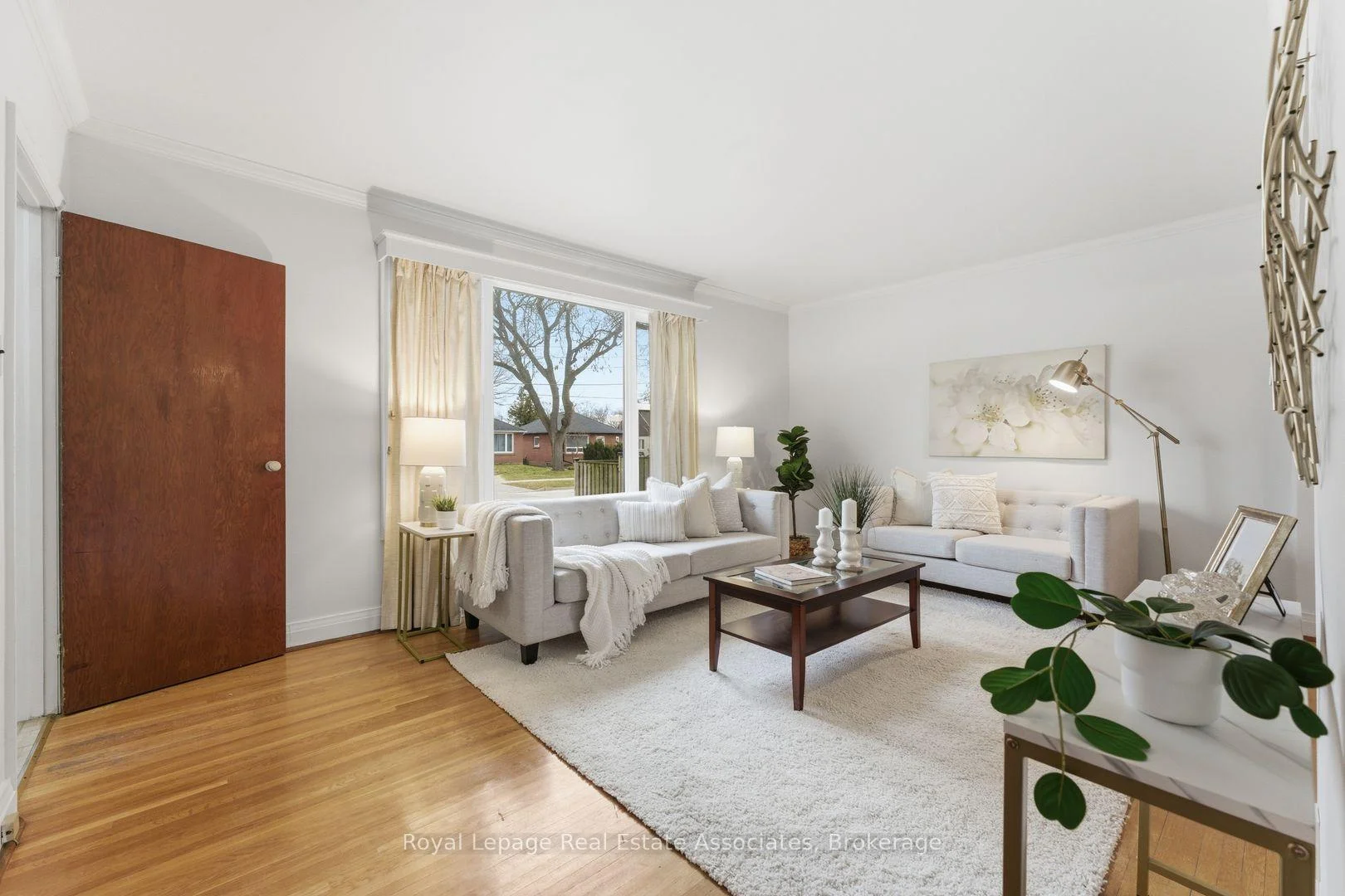 Photo 10 of 68 Gair Drive, Etobicoke, Alderwood — HOMEH