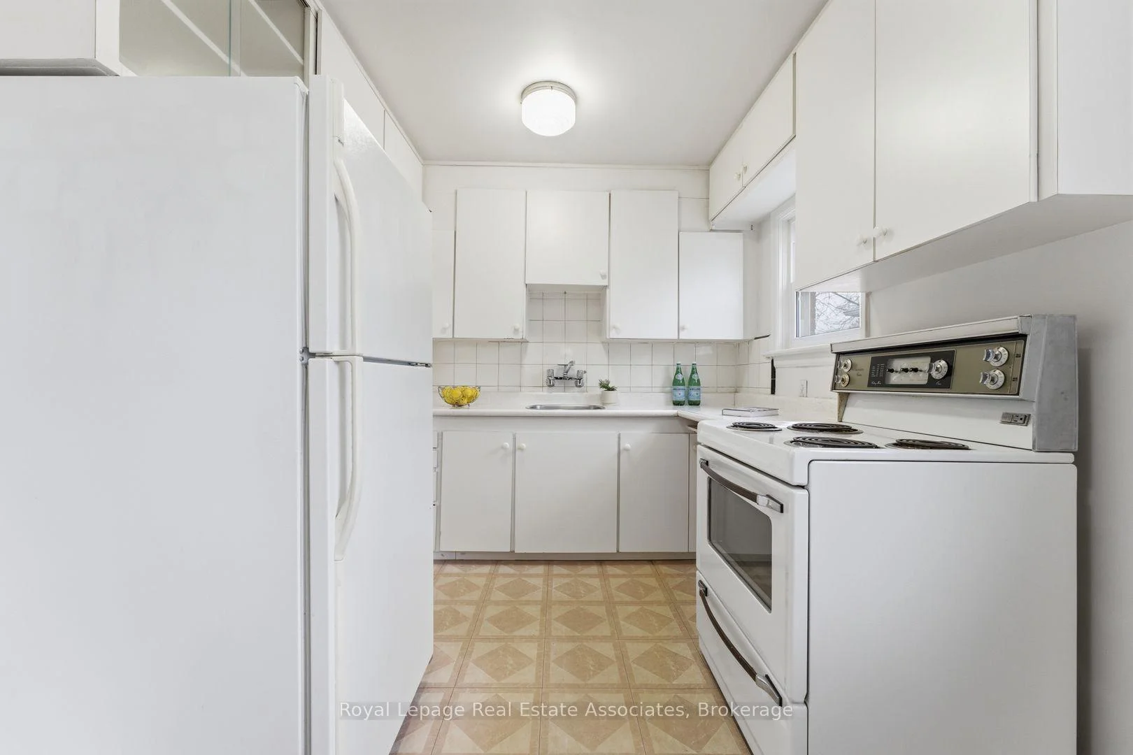 Photo 20 of 68 Gair Drive, Etobicoke, Alderwood — HOMEH