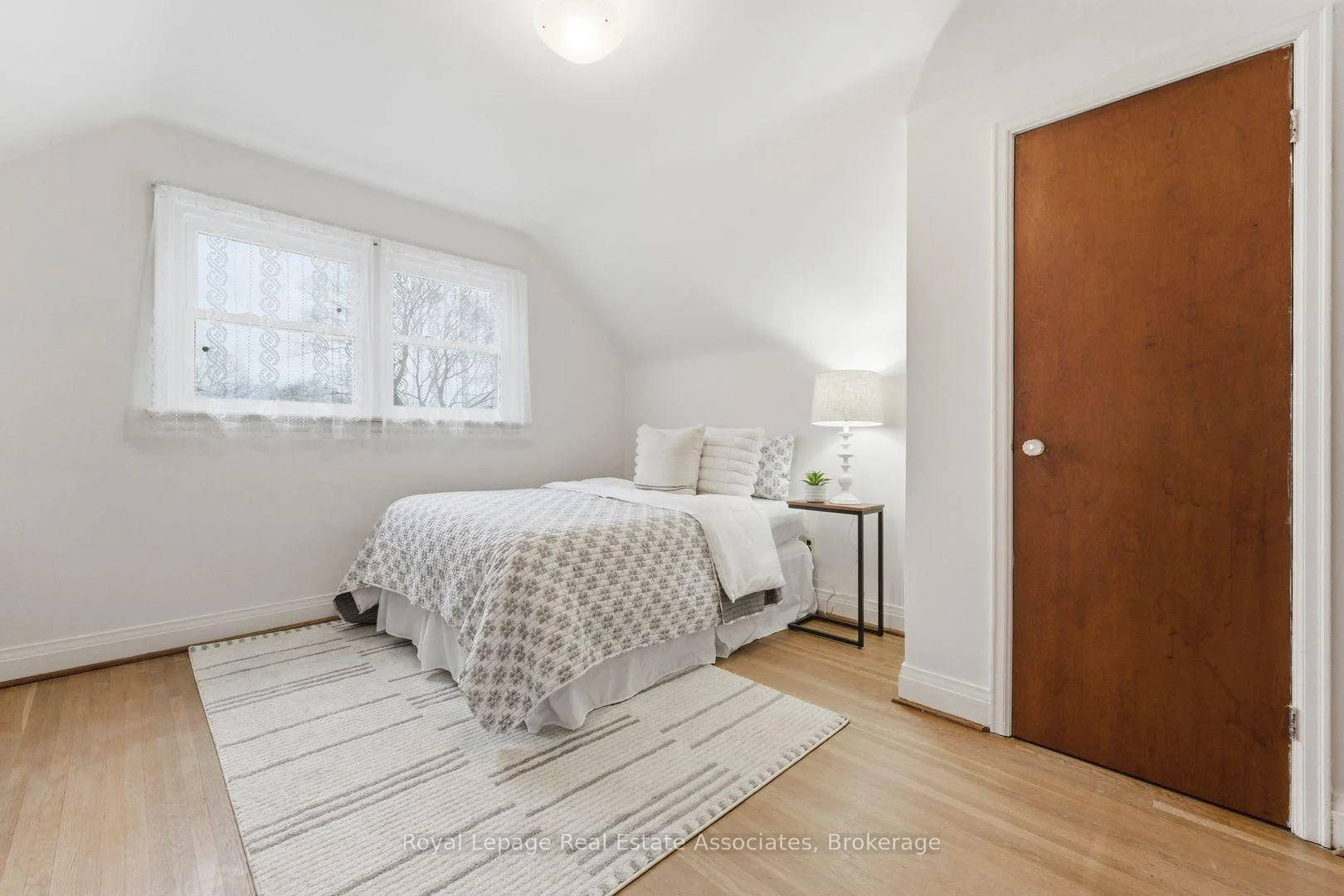 Photo 28 of 68 Gair Drive, Etobicoke, Alderwood — HOMEH