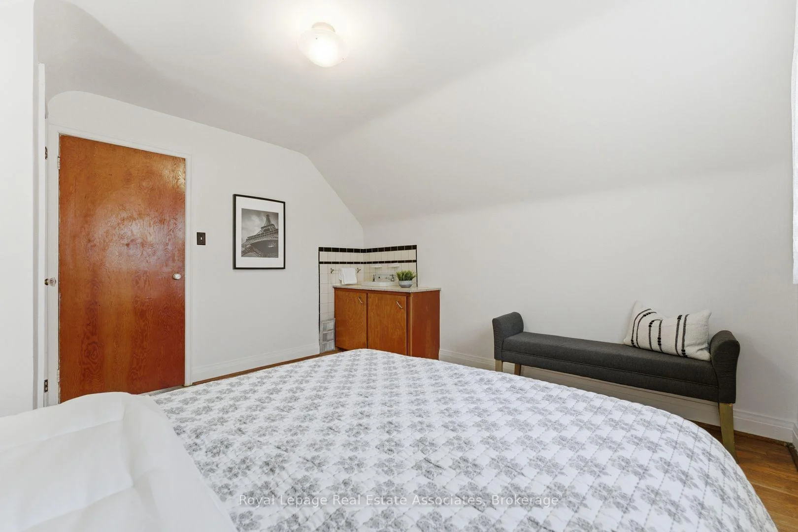 Photo 30 of 68 Gair Drive, Etobicoke, Alderwood — HOMEH