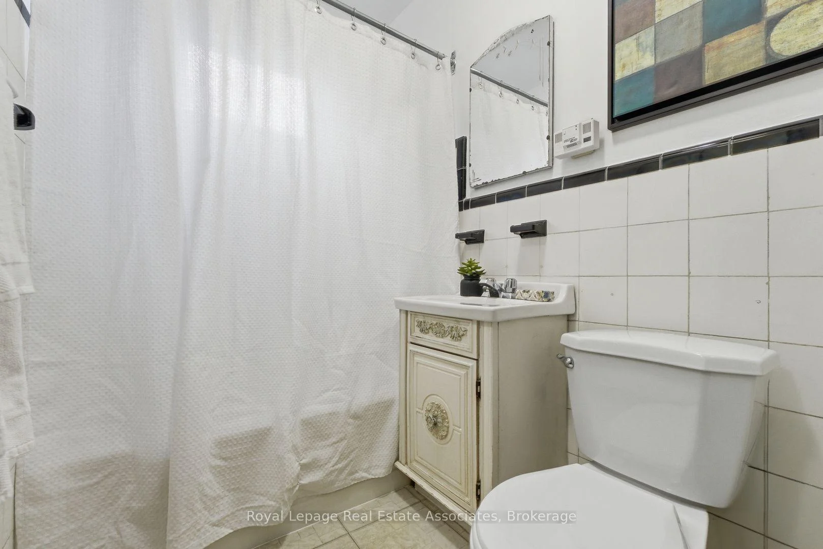Photo 36 of 68 Gair Drive, Etobicoke, Alderwood — HOMEH