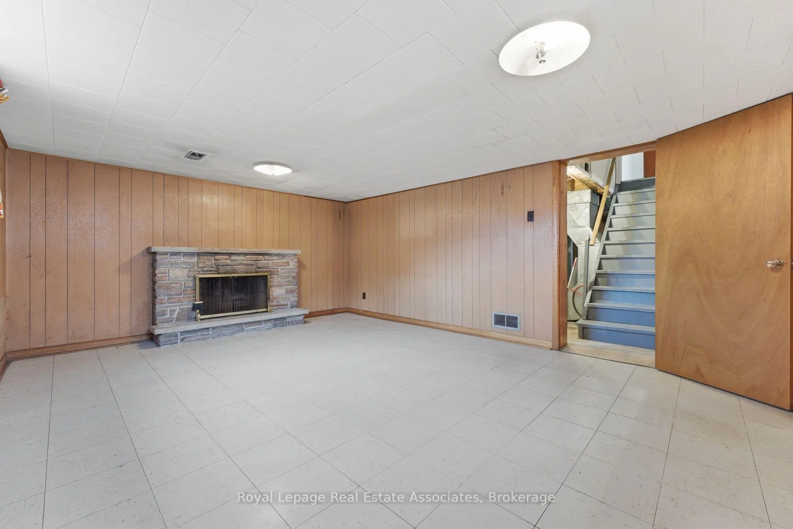 Photo 40 of 68 Gair Drive, Etobicoke, Alderwood — HOMEH