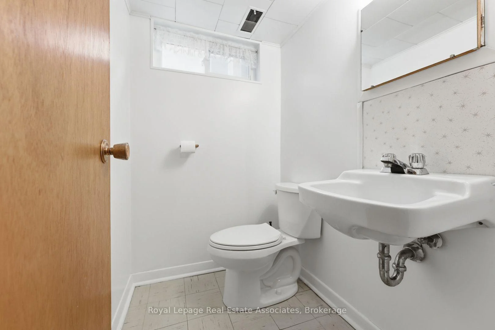 Photo 42 of 68 Gair Drive, Etobicoke, Alderwood — HOMEH
