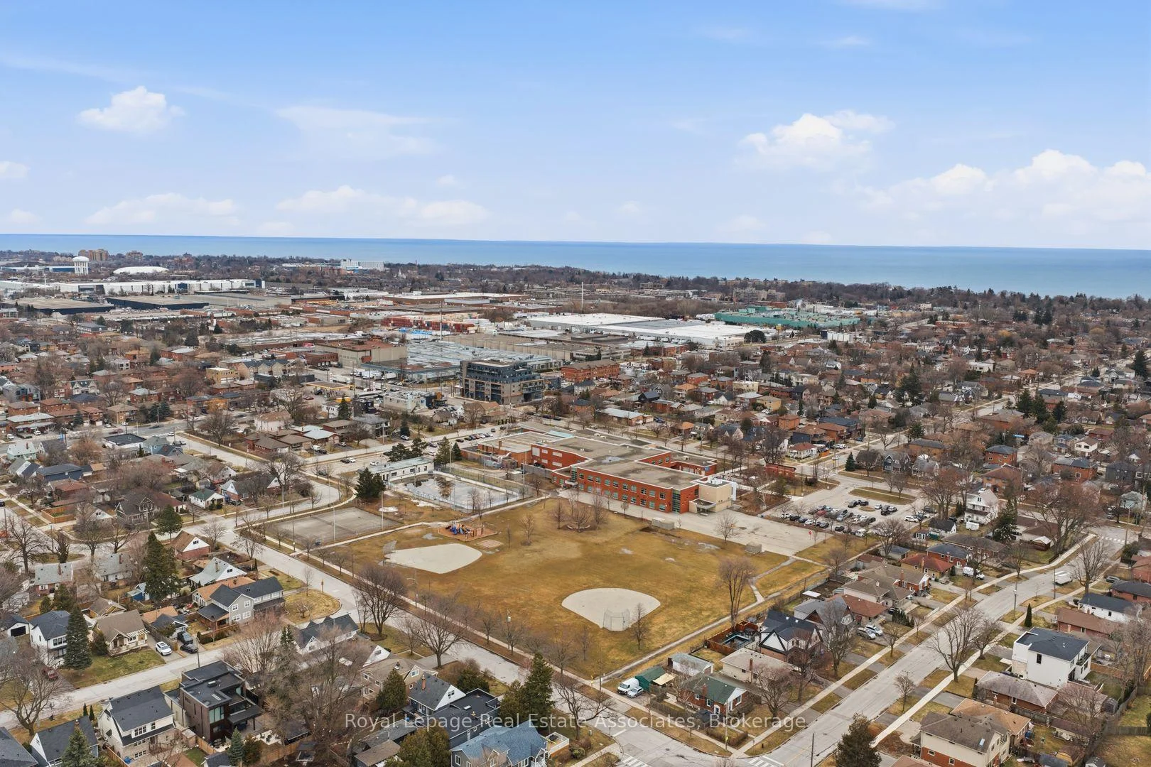 Photo 62 of 68 Gair Drive, Etobicoke, Alderwood — HOMEH