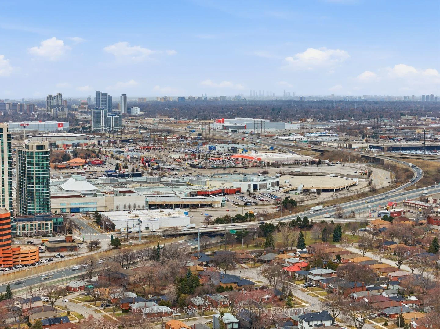 Photo 66 of 68 Gair Drive, Etobicoke, Alderwood — HOMEH