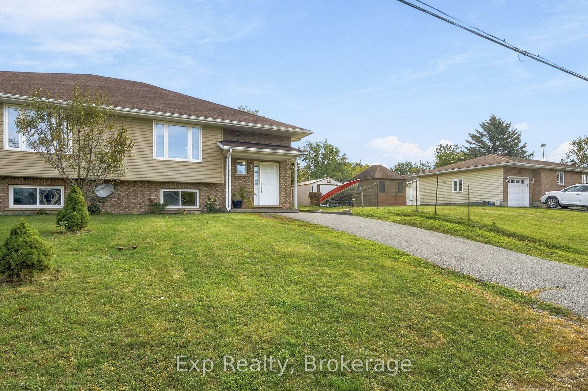 Photo 3 of 216 Brant Street, Deseronto, Deseronto (Town) — HOMEH