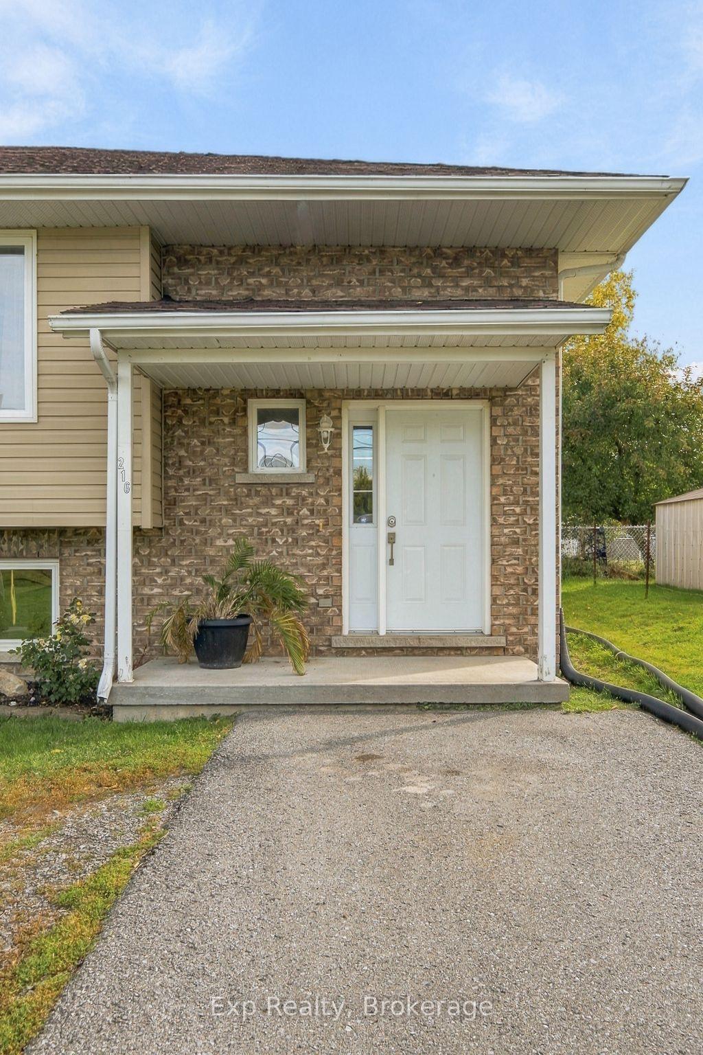 Photo 4 of 216 Brant Street, Deseronto, Deseronto (Town) — HOMEH