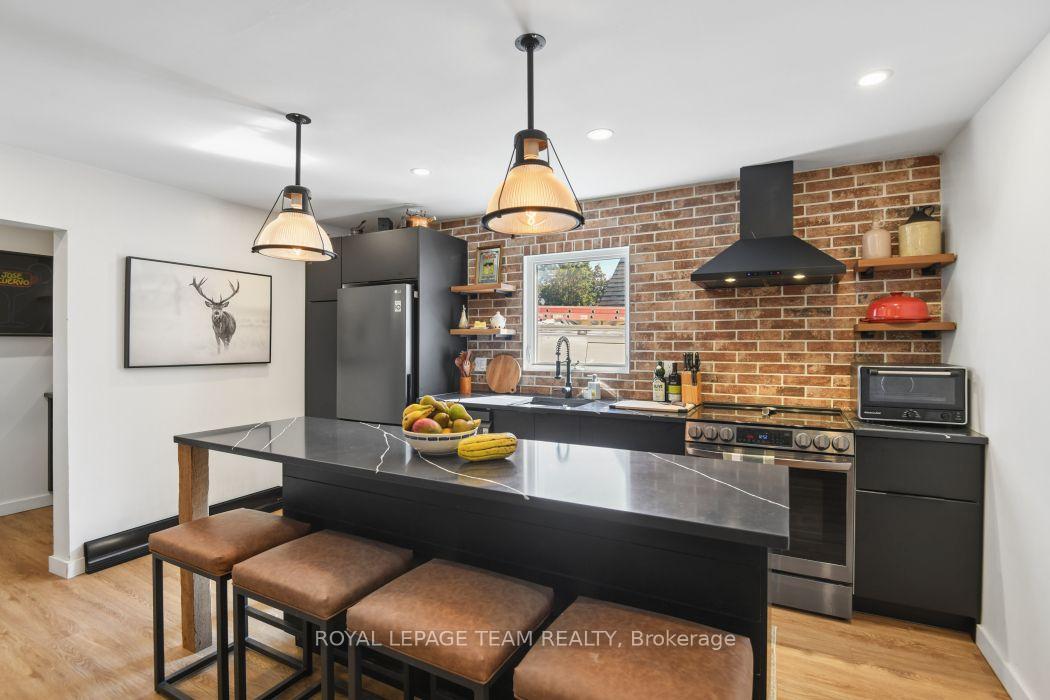 Photo 5 of 321 Mona Avenue, Ottawa, Vanier — HOMEH