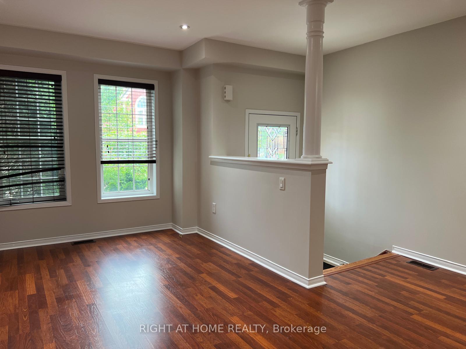 Photo 6 of 39 Golden Iris Crescent, Hamilton, Waterdown — HOMEH