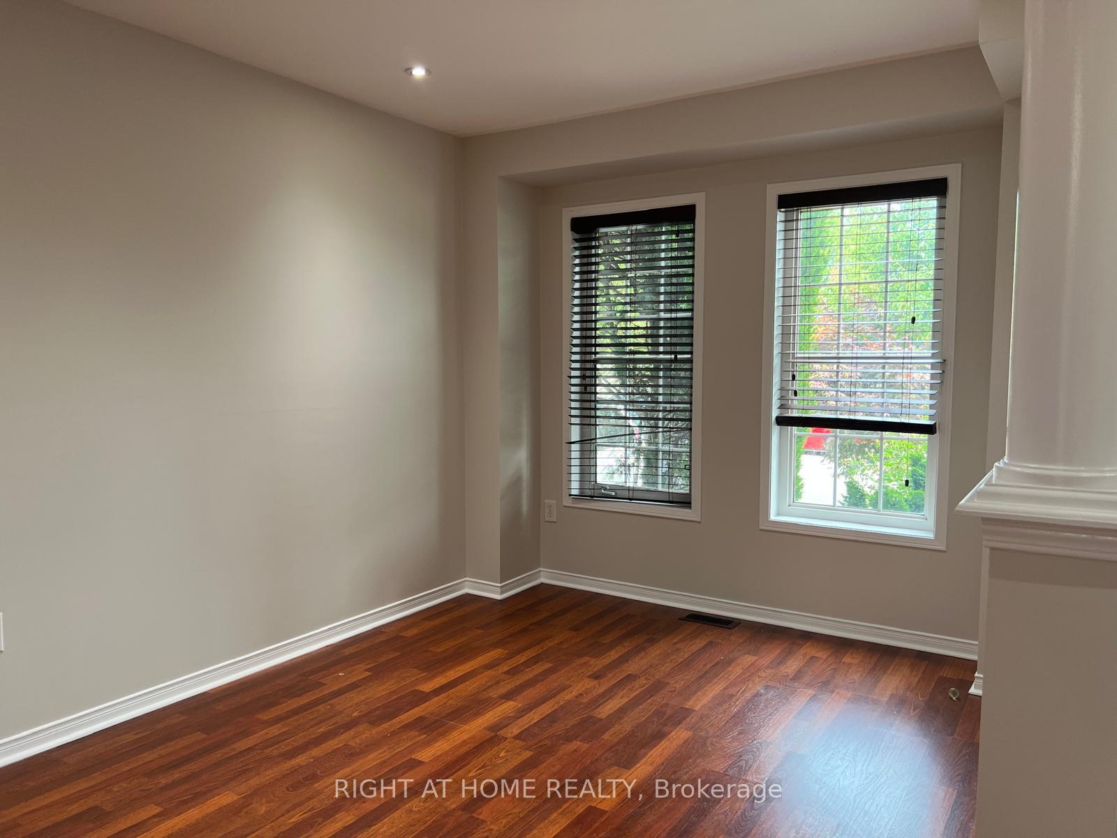 Photo 7 of 39 Golden Iris Crescent, Hamilton, Waterdown — HOMEH