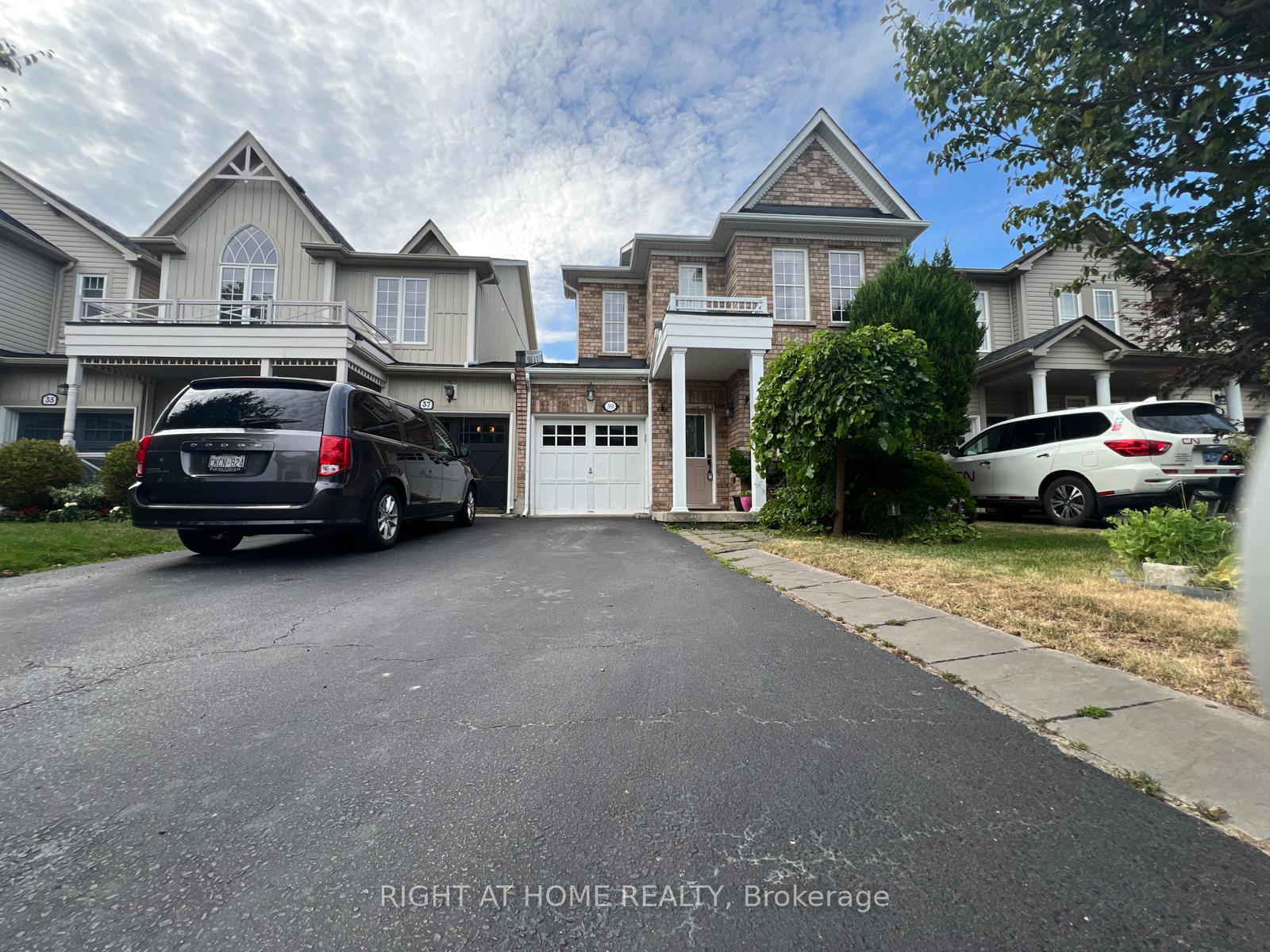 Photo 44 of 39 Golden Iris Crescent, Hamilton, Waterdown — HOMEH
