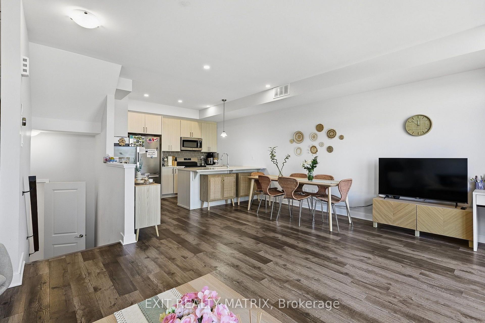 Photo 15 of 154 Visor Private, Ottawa, Kanata - Emerald Meadows/Trailwest — HOMEH