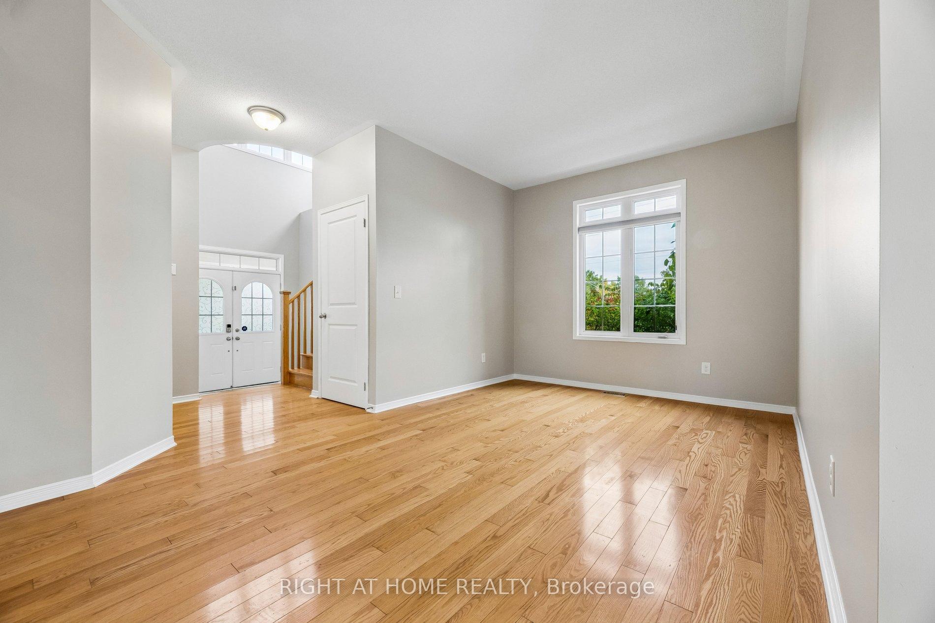 Photo 7 of 150 Jennings Drive, Clarington, Bowmanville — HOMEH