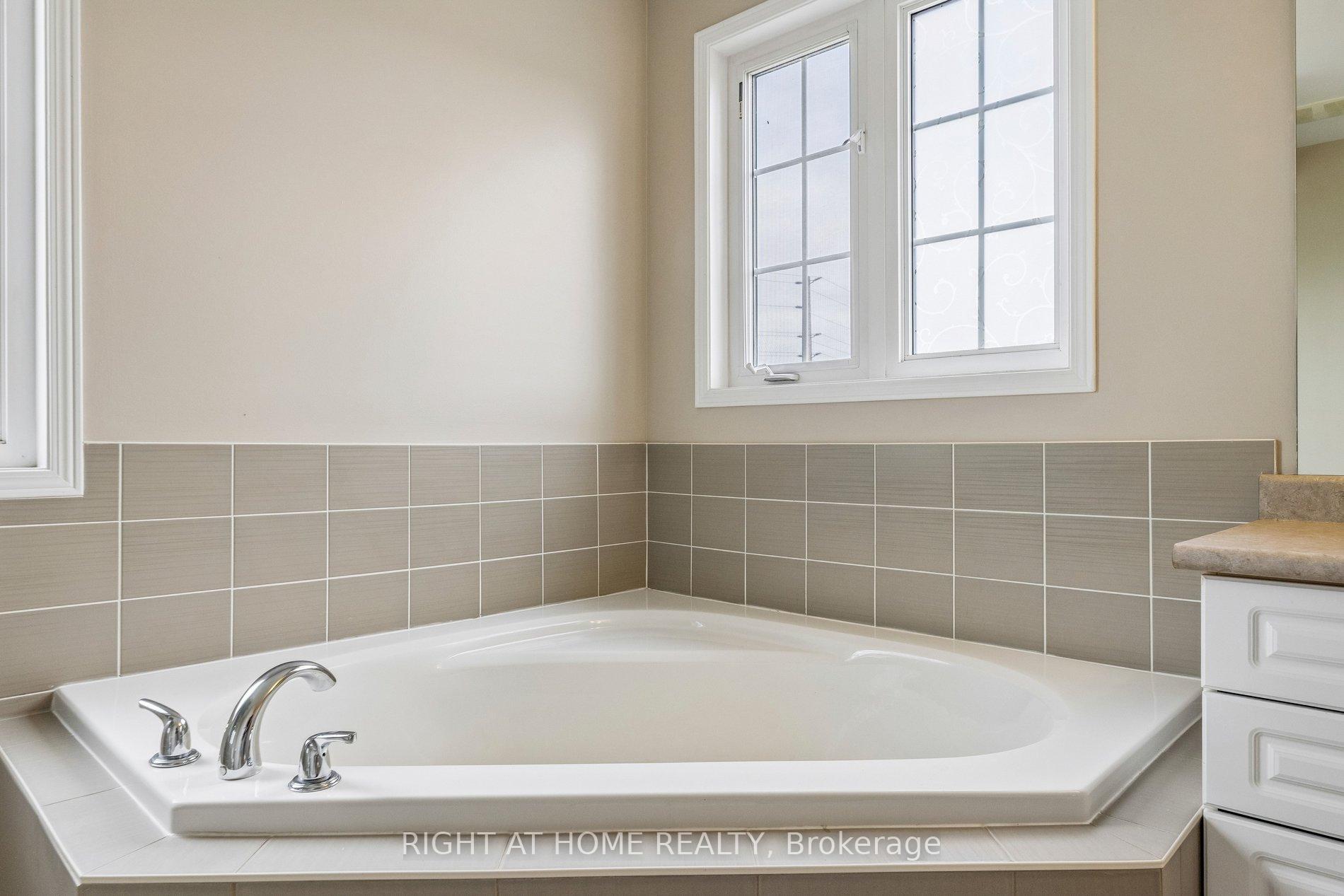 Photo 25 of 150 Jennings Drive, Clarington, Bowmanville — HOMEH