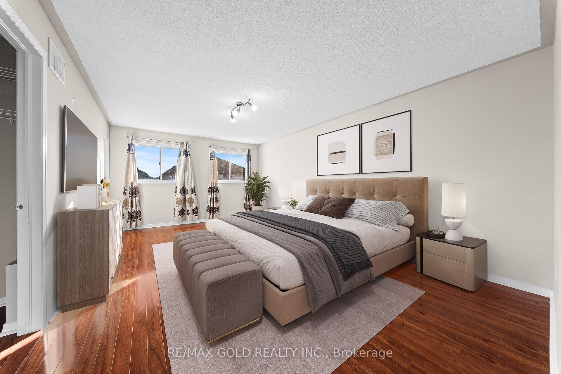 Photo 10 of 24 Alberta Terrace, Brampton, Sandringham-Wellington — HOMEH