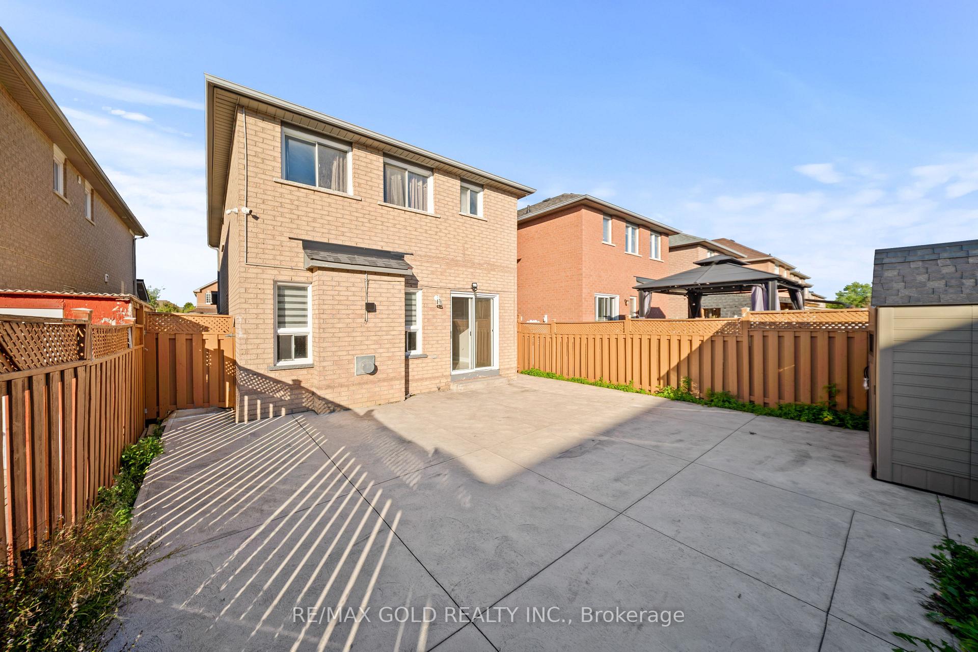 Photo 16 of 24 Alberta Terrace, Brampton, Sandringham-Wellington — HOMEH