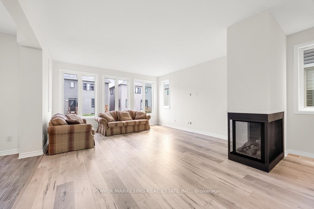 Photo 10 of 69 Defence Street, Ottawa, Kanata - Emerald Meadows/Trailwest — HOMEH