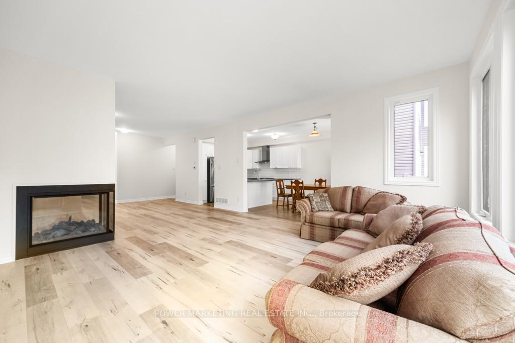 Photo 11 of 69 Defence Street, Ottawa, Kanata - Emerald Meadows/Trailwest — HOMEH