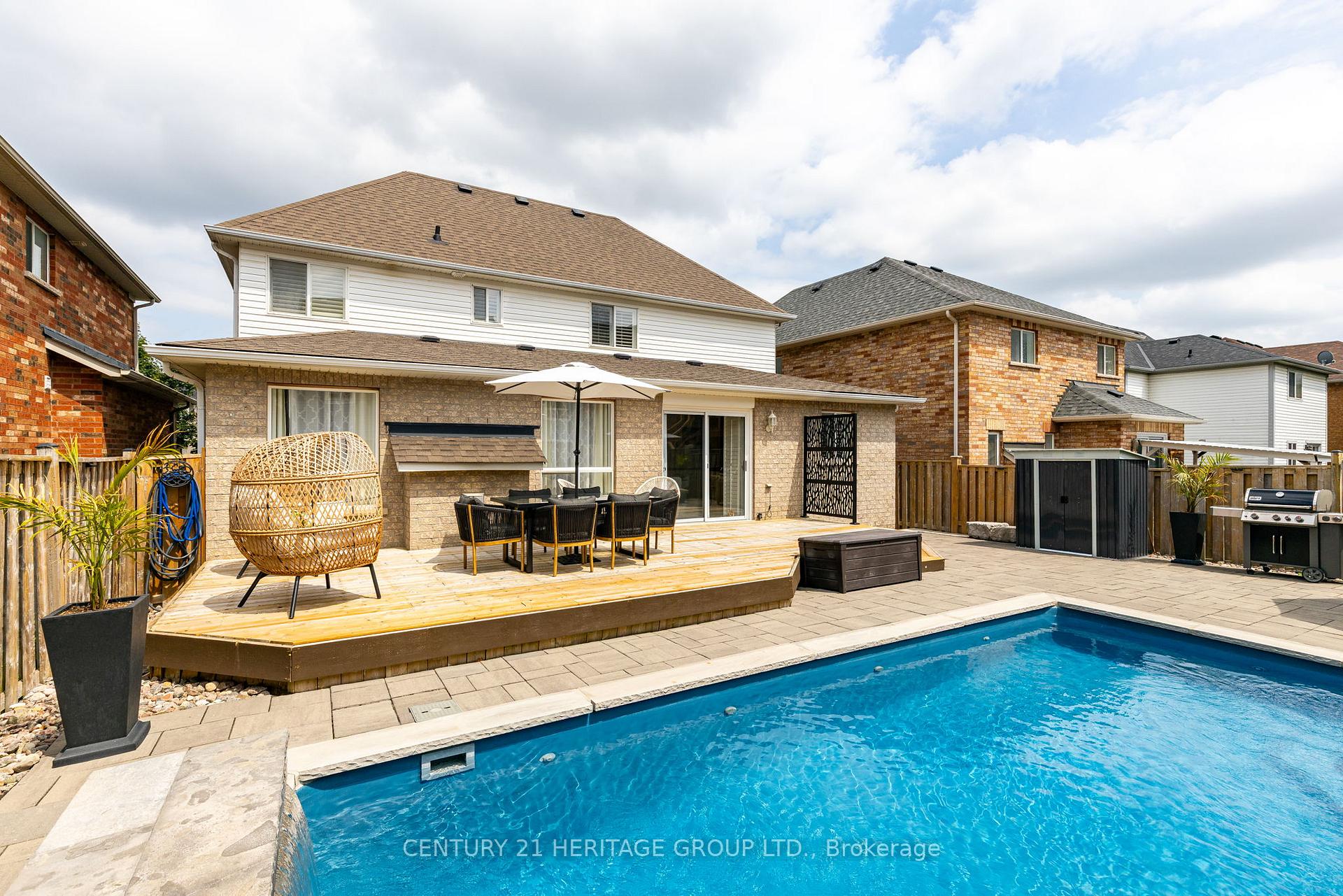 Photo 2 of 106 Laurendale Avenue, Georgina, Keswick South — HOMEH