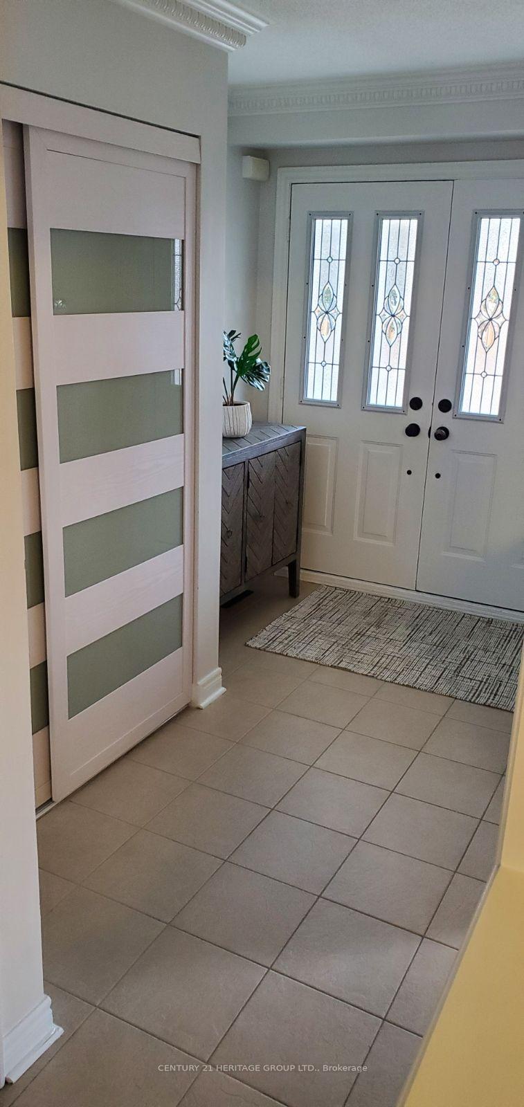 Photo 4 of 106 Laurendale Avenue, Georgina, Keswick South — HOMEH