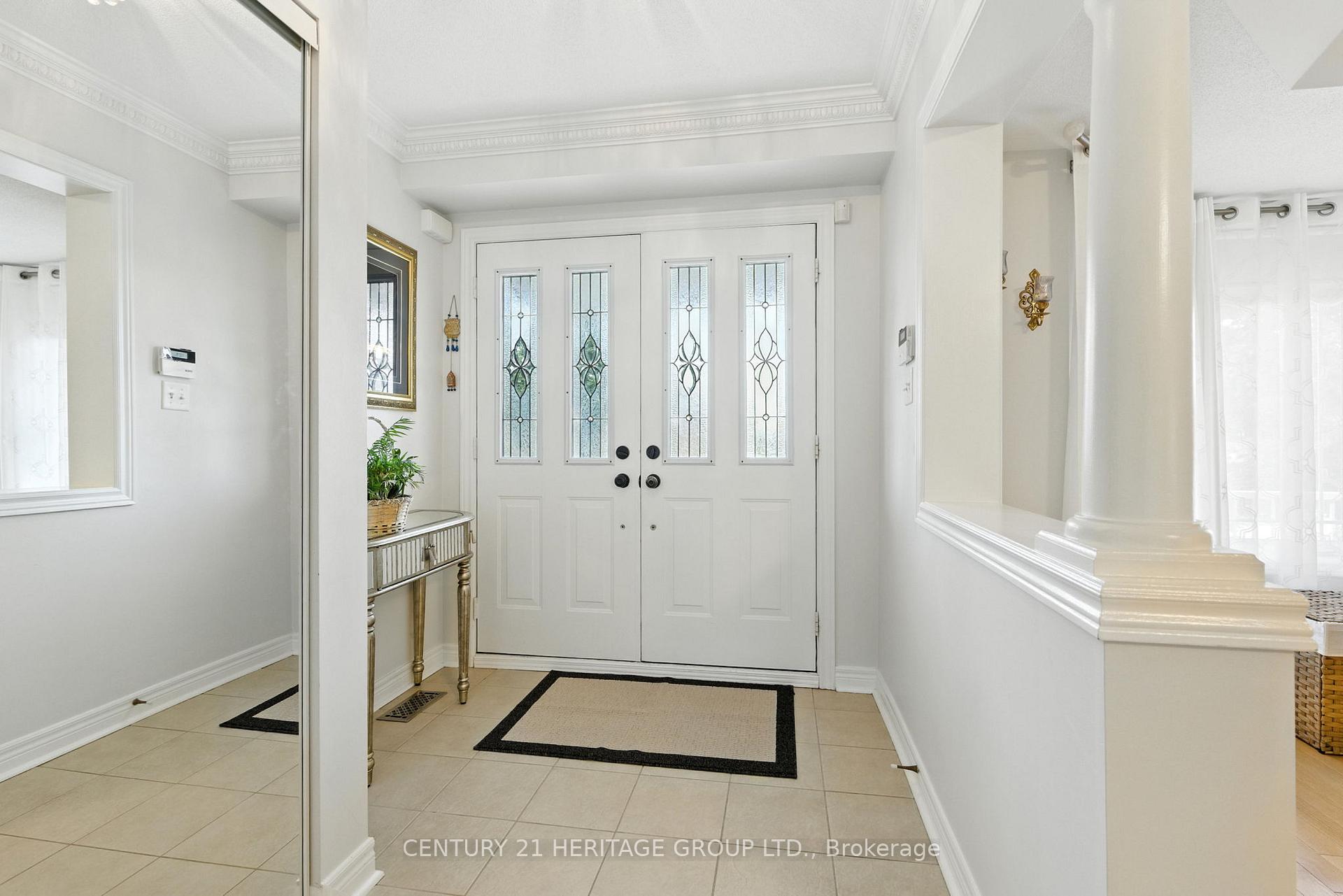 Photo 5 of 106 Laurendale Avenue, Georgina, Keswick South — HOMEH
