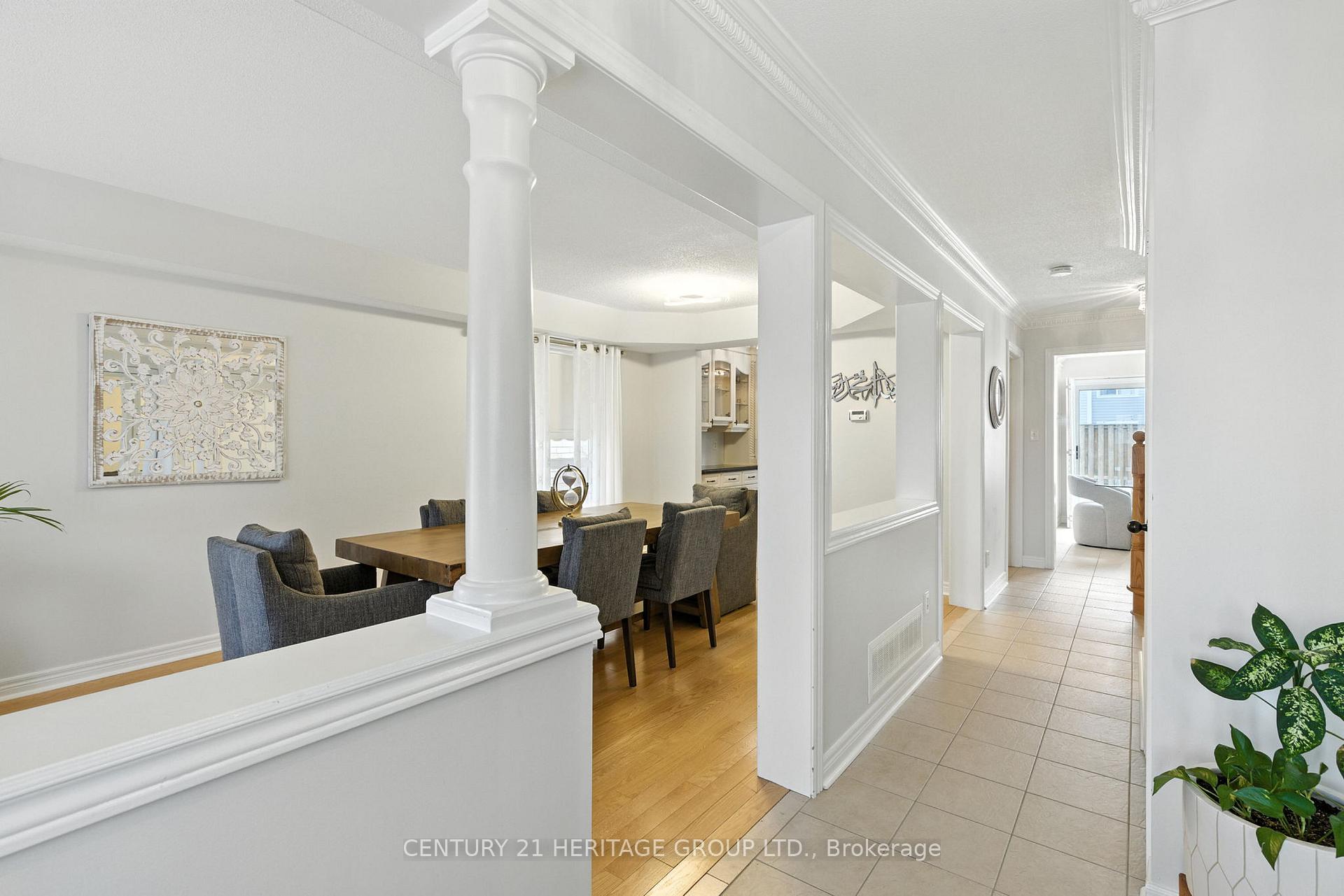 Photo 6 of 106 Laurendale Avenue, Georgina, Keswick South — HOMEH