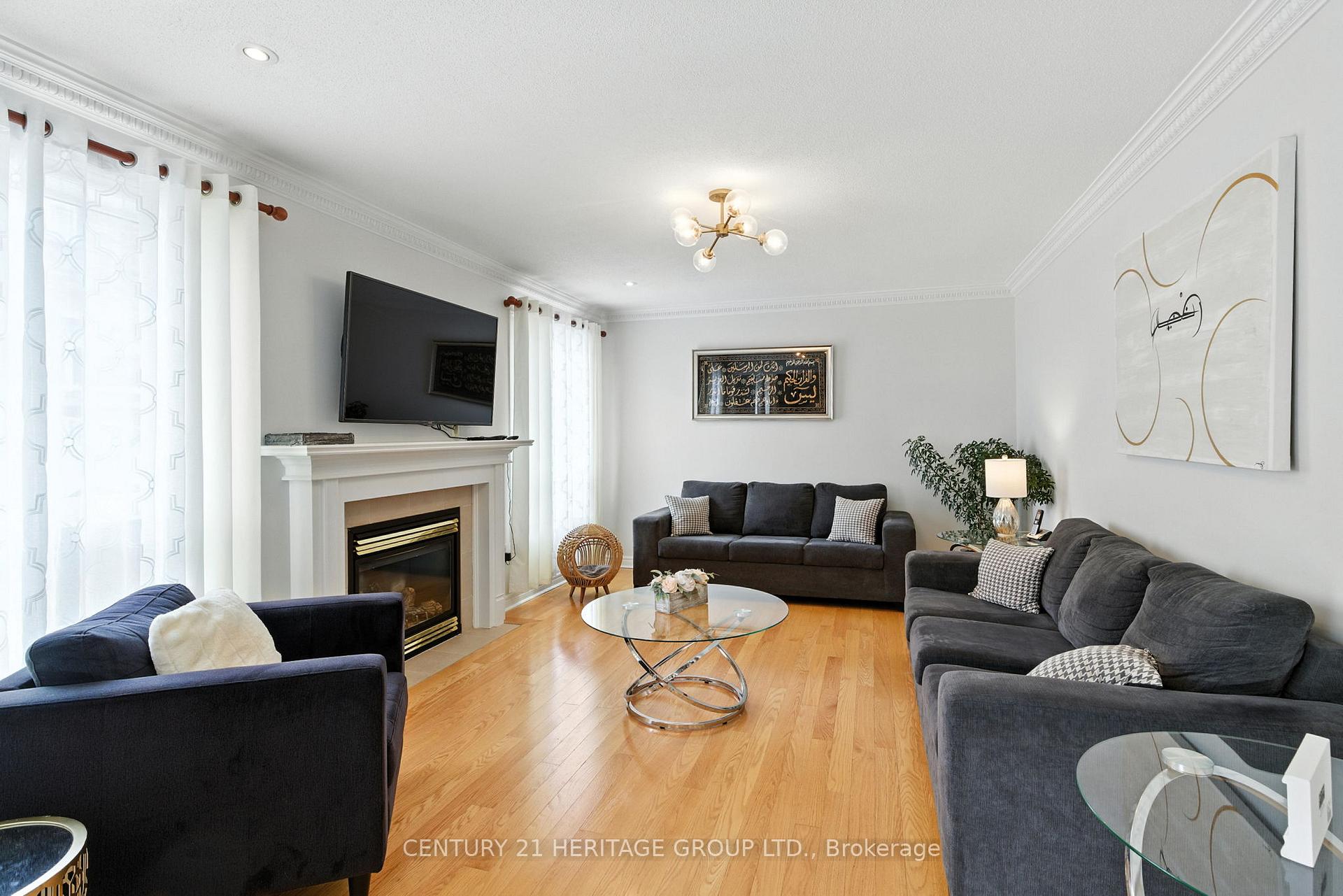 Photo 10 of 106 Laurendale Avenue, Georgina, Keswick South — HOMEH