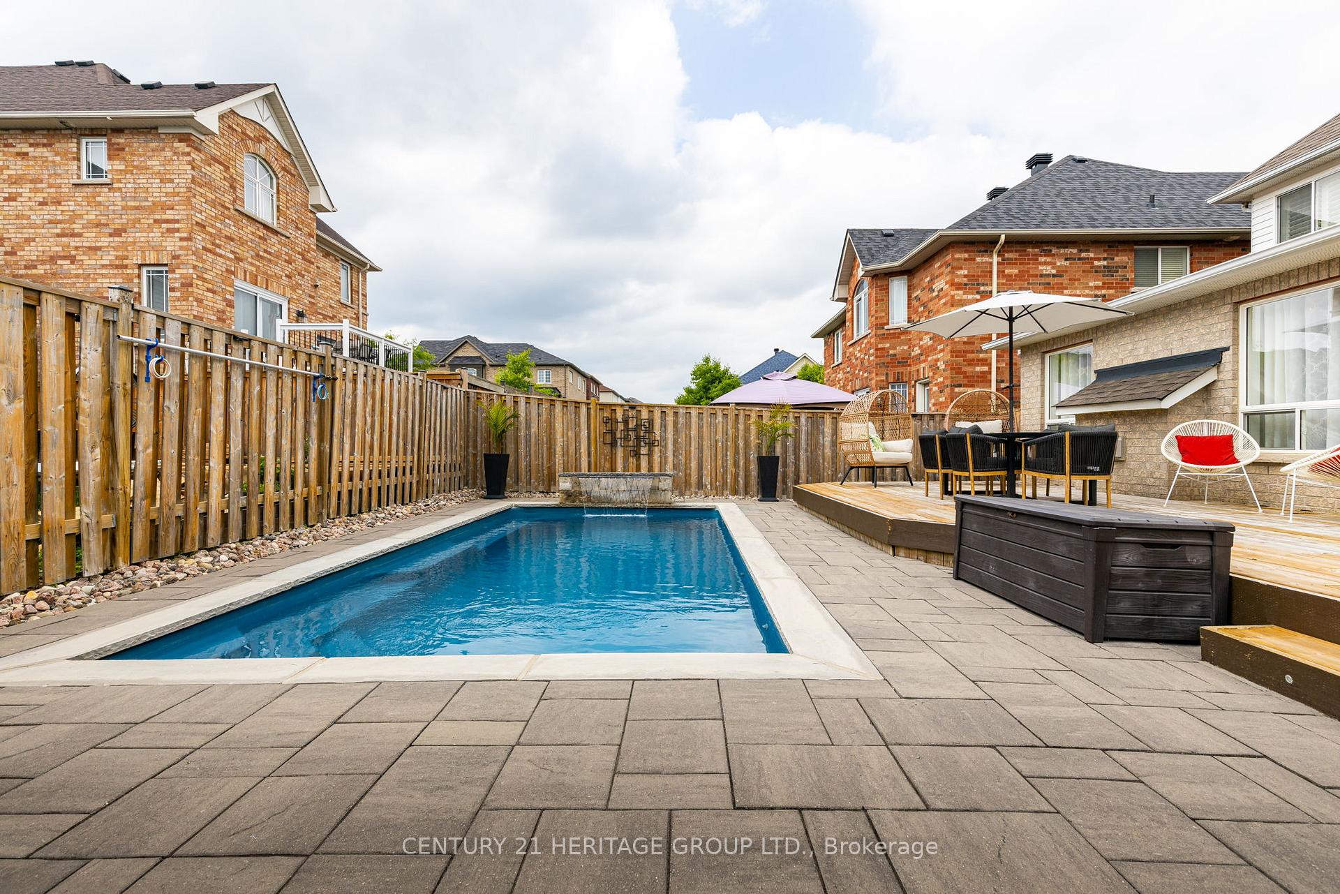 Photo 23 of 106 Laurendale Avenue, Georgina, Keswick South — HOMEH
