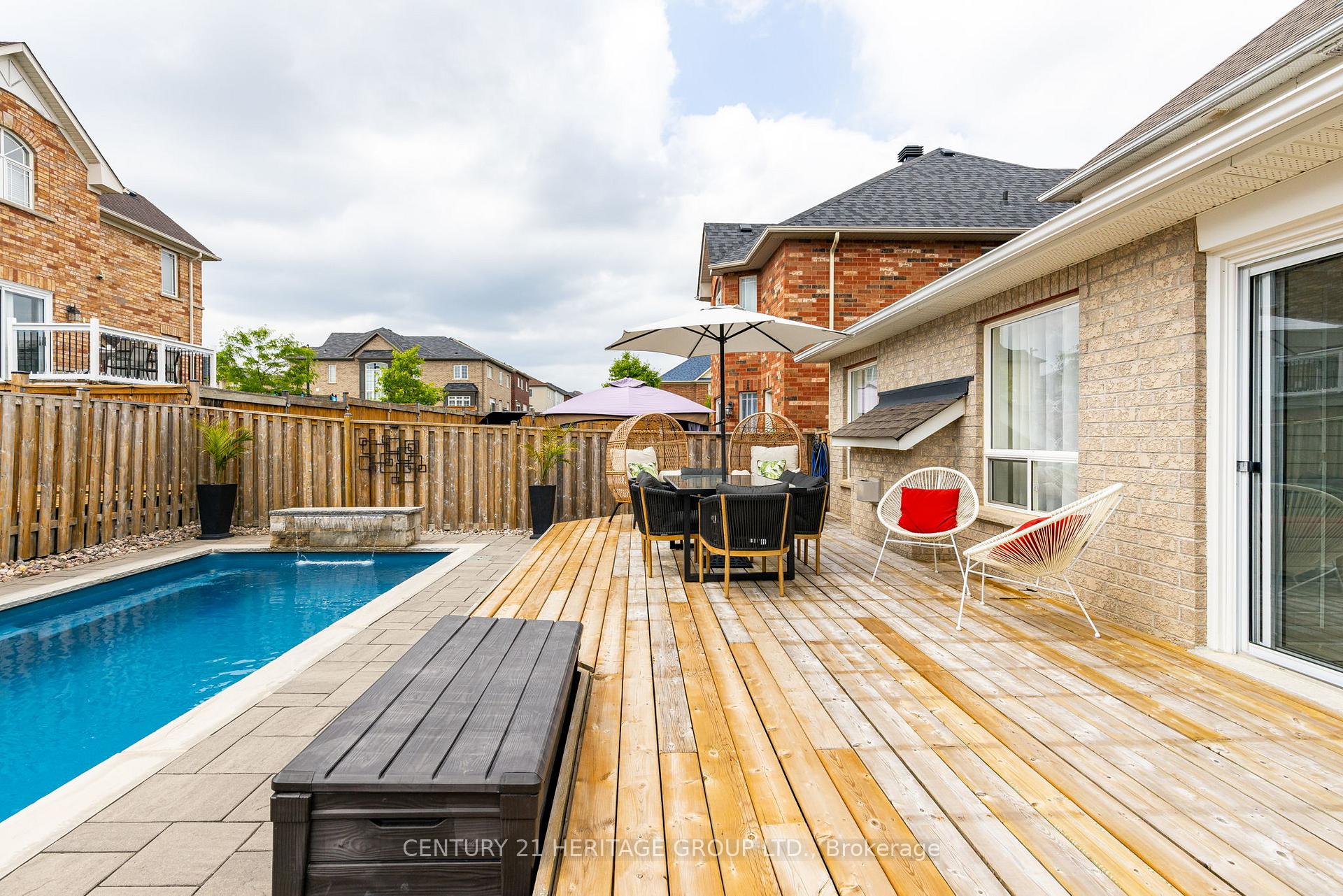 Photo 25 of 106 Laurendale Avenue, Georgina, Keswick South — HOMEH