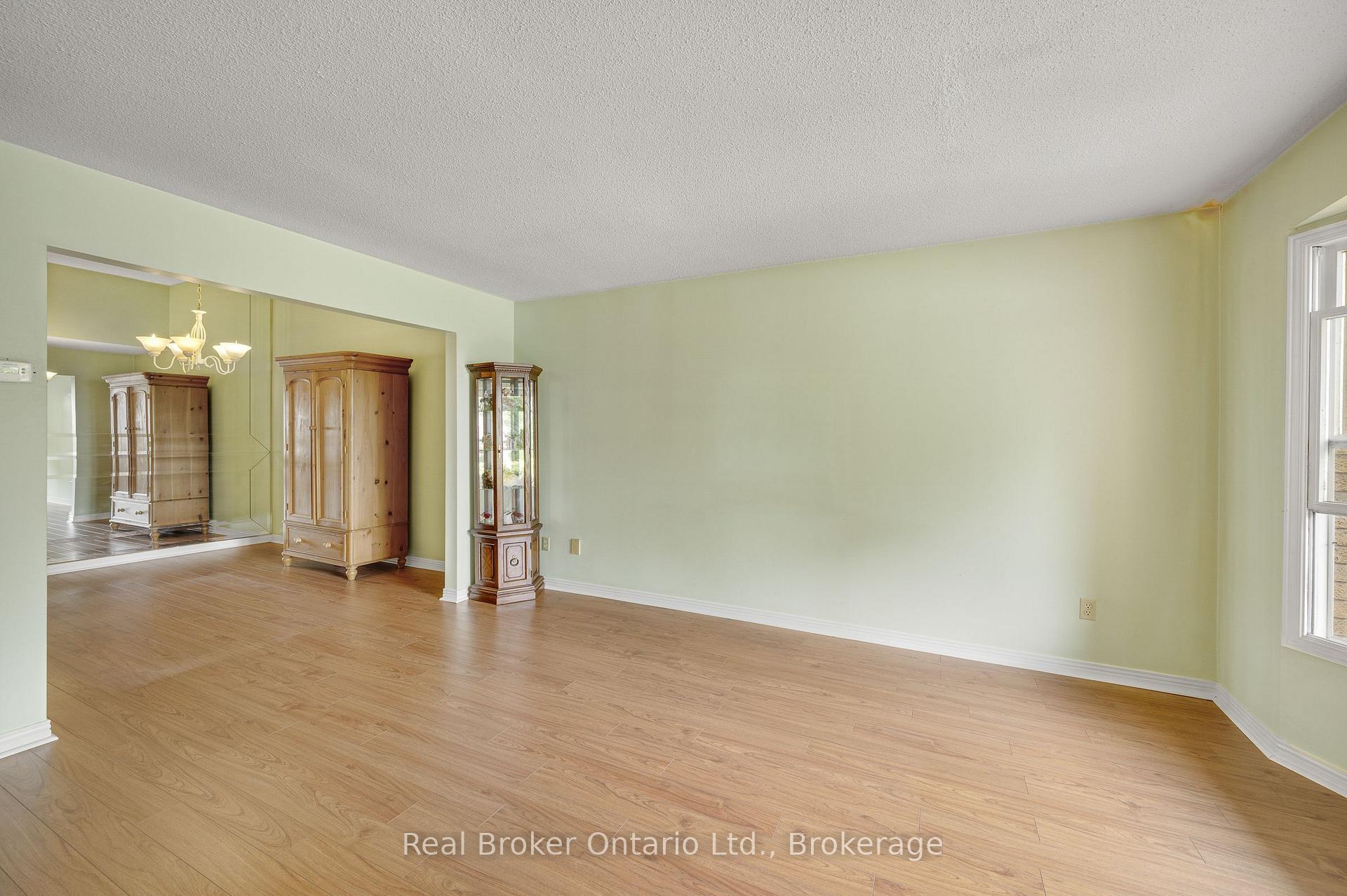 Photo 6 of 1091 Stephenson Drive, Burlington, Brant — HOMEH
