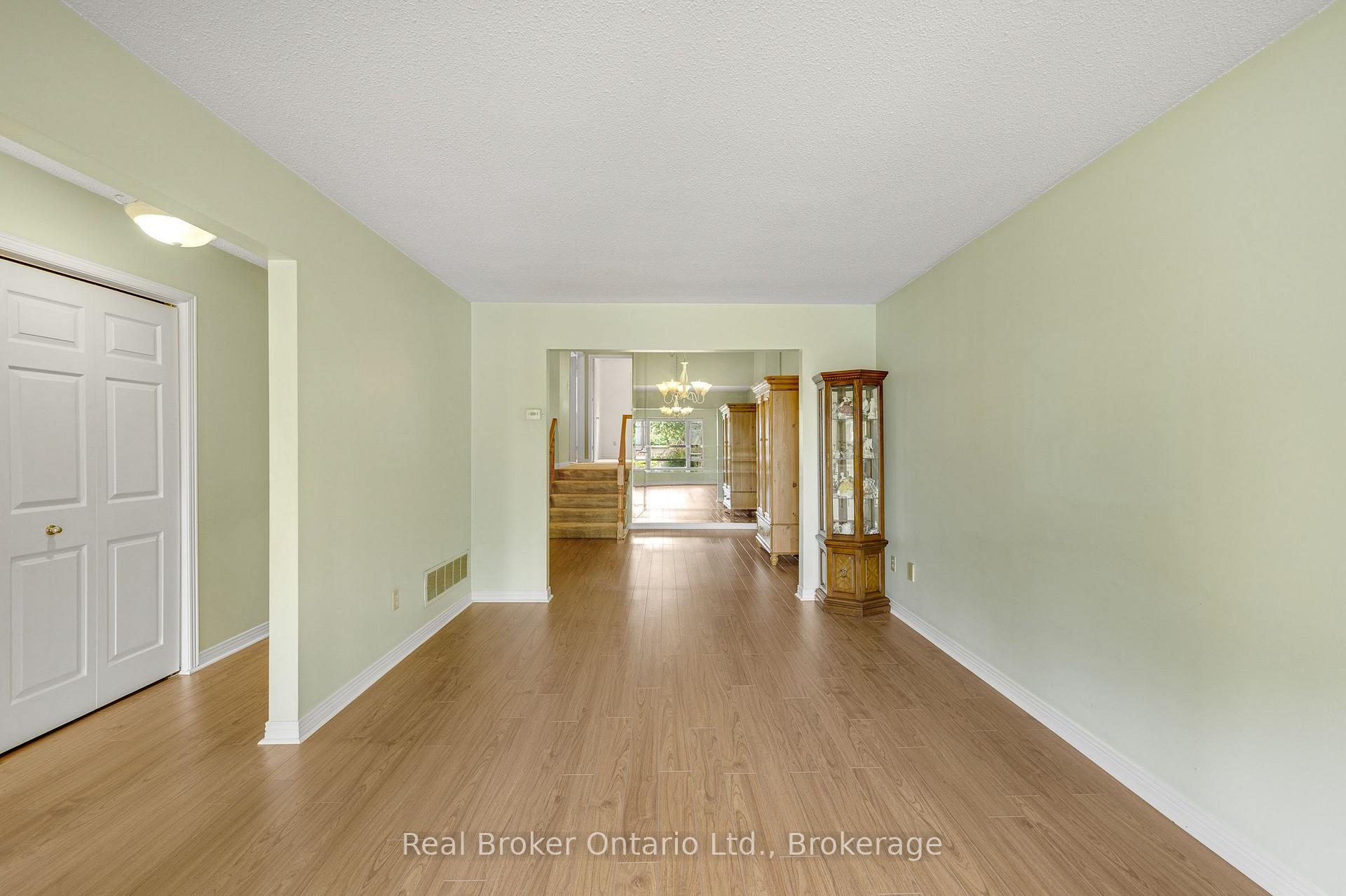 Photo 7 of 1091 Stephenson Drive, Burlington, Brant — HOMEH