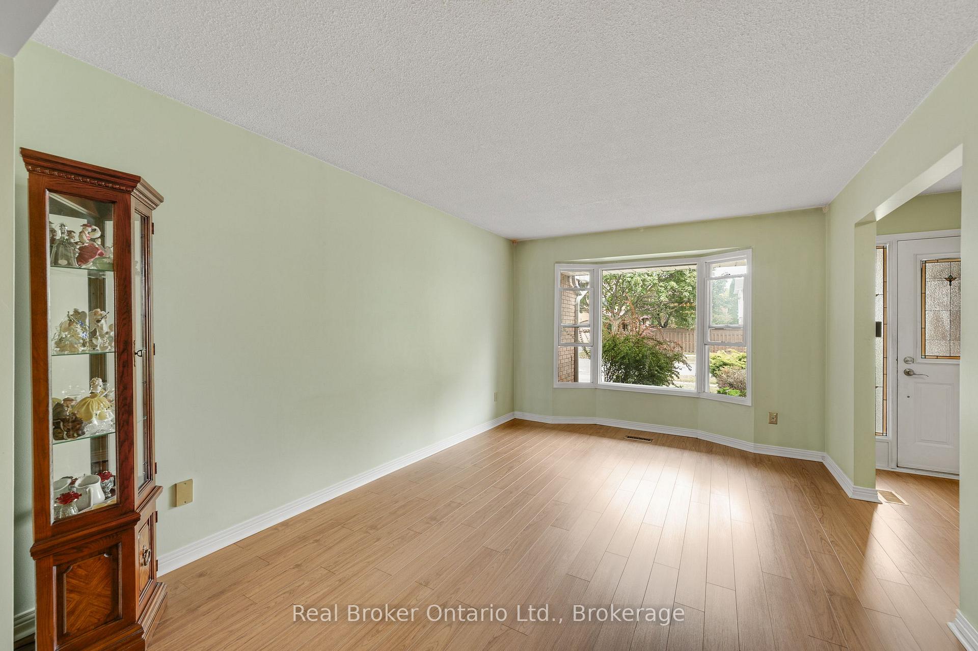 Photo 8 of 1091 Stephenson Drive, Burlington, Brant — HOMEH