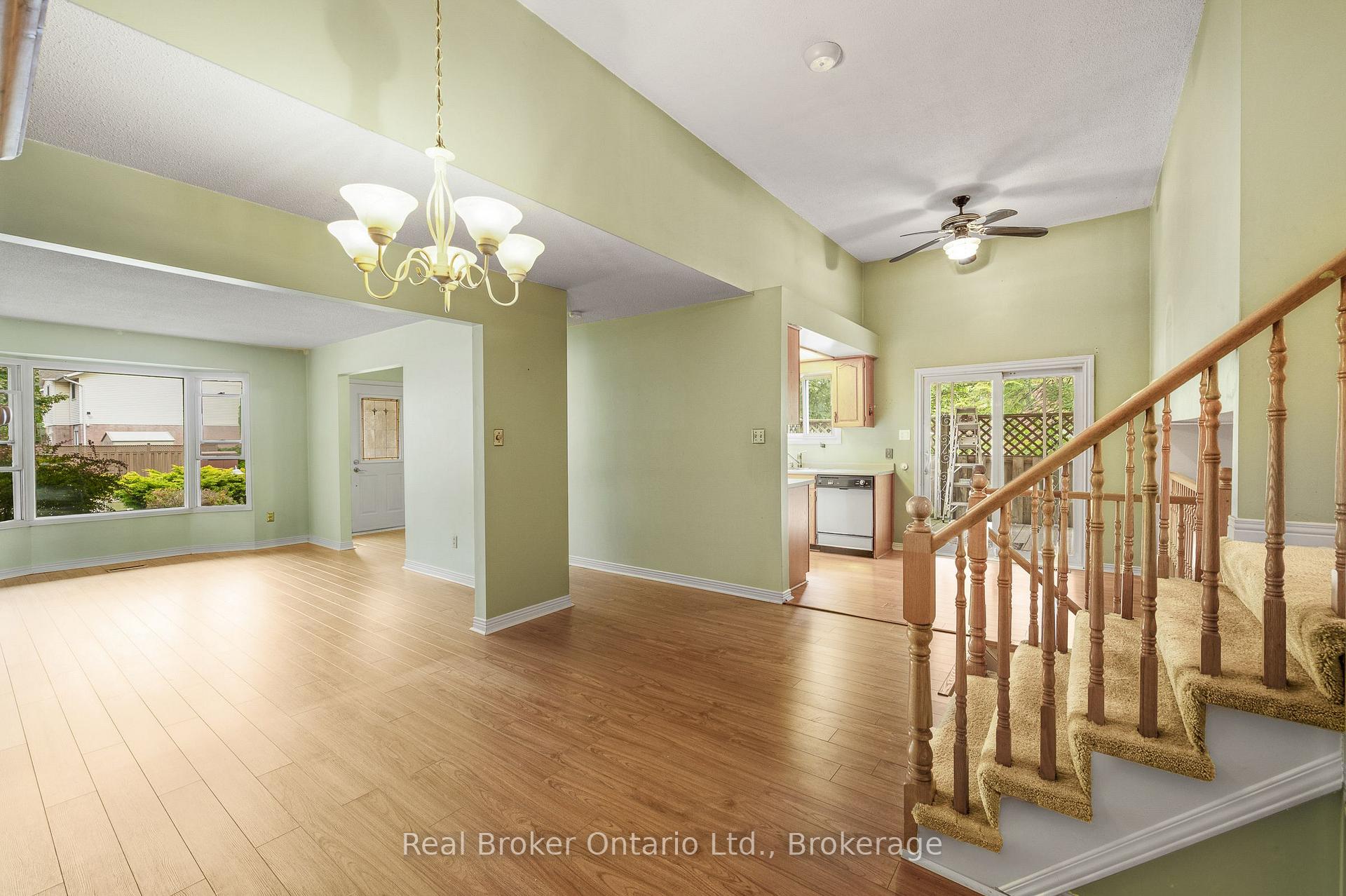 Photo 10 of 1091 Stephenson Drive, Burlington, Brant — HOMEH