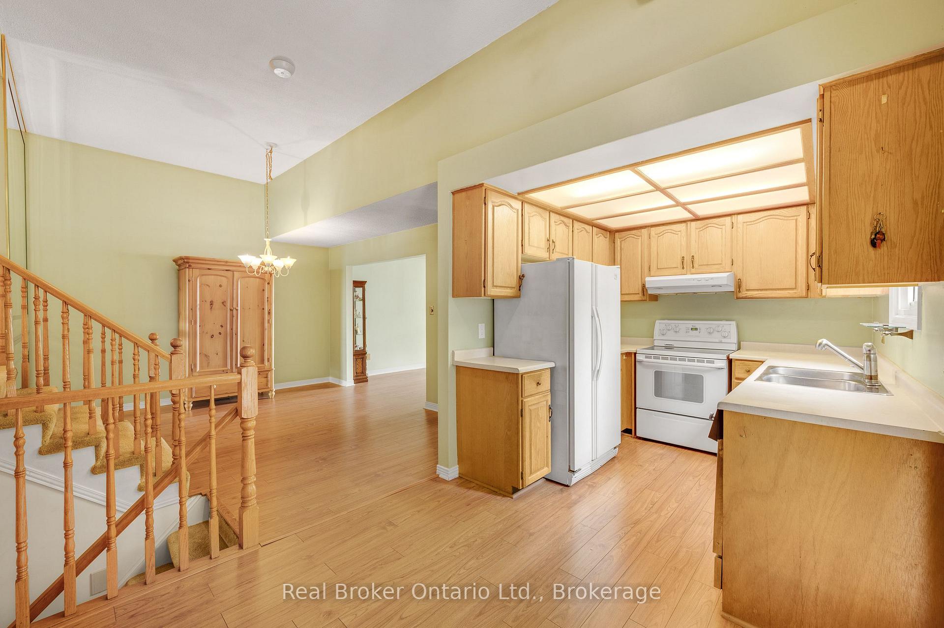 Photo 12 of 1091 Stephenson Drive, Burlington, Brant — HOMEH