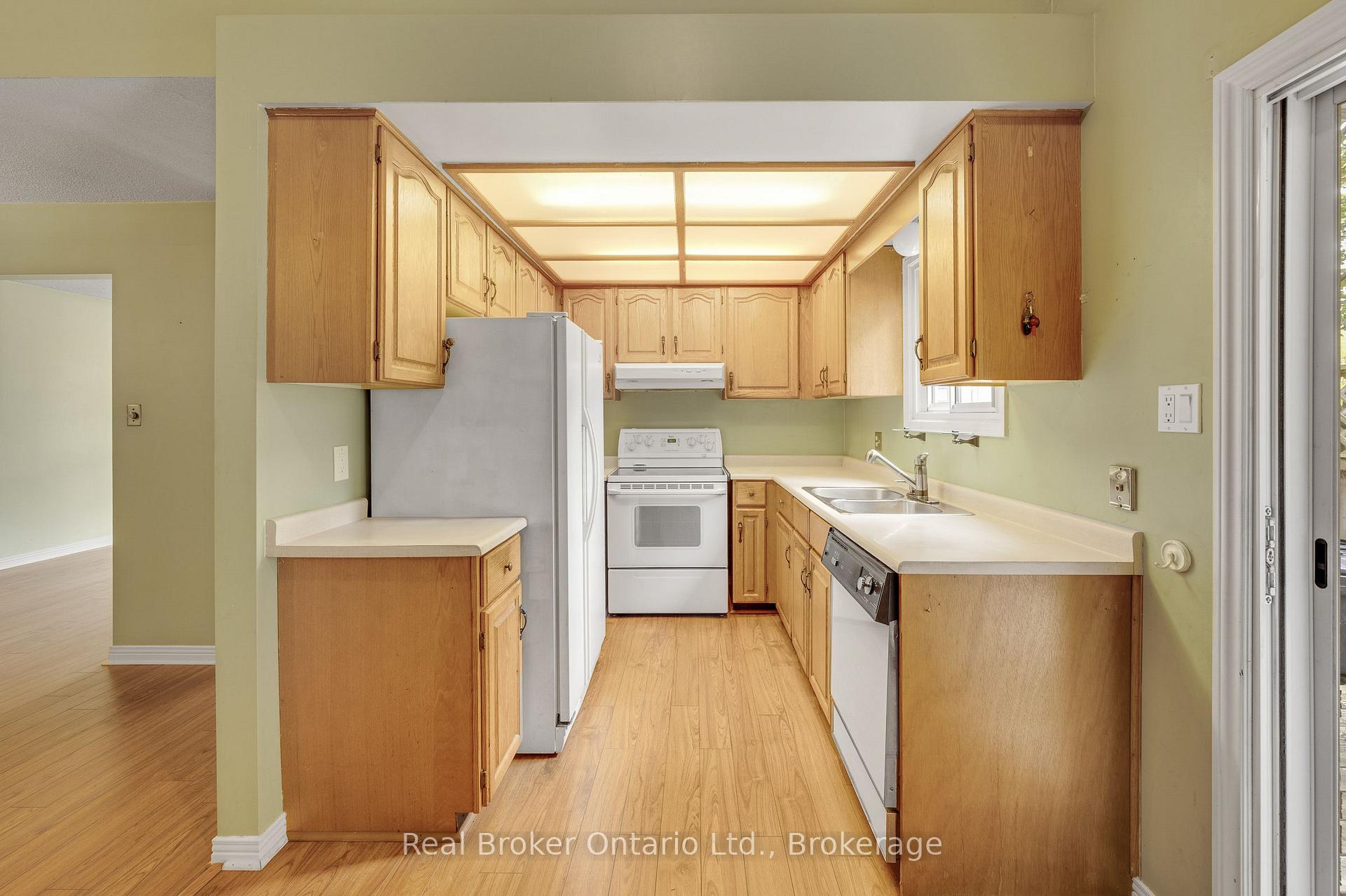 Photo 13 of 1091 Stephenson Drive, Burlington, Brant — HOMEH