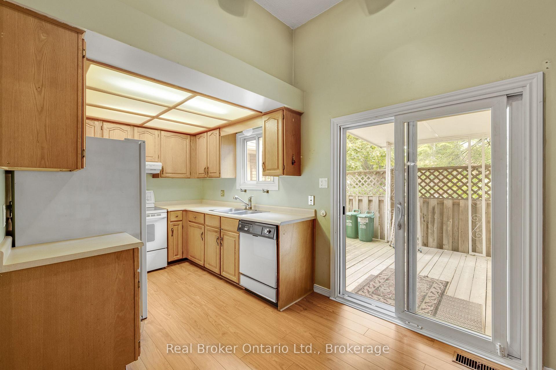 Photo 14 of 1091 Stephenson Drive, Burlington, Brant — HOMEH