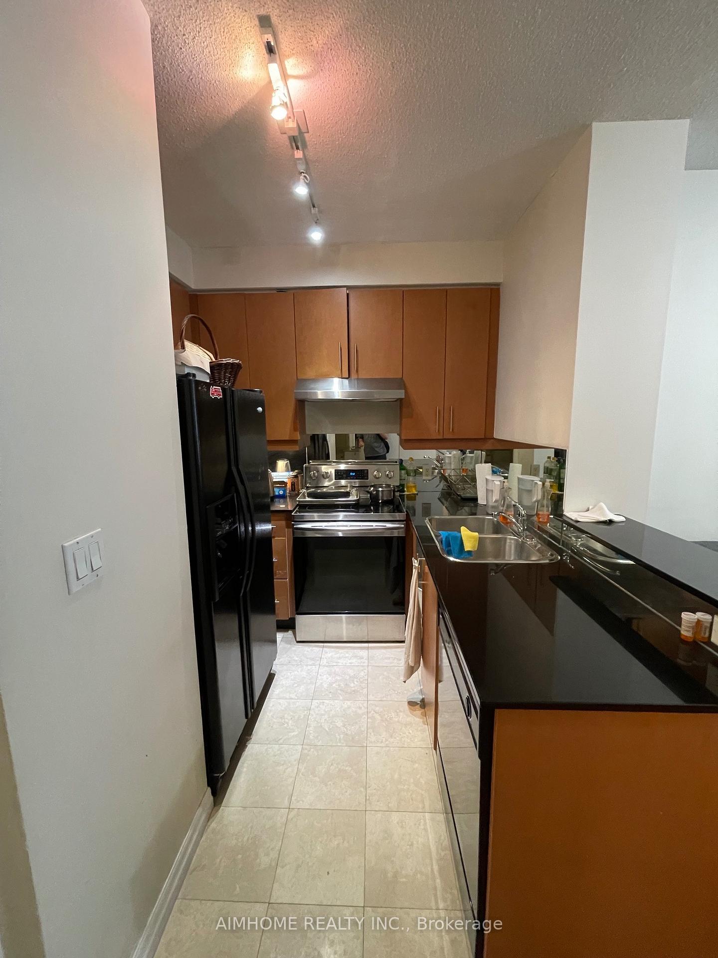 Photo 2 of Unit 2008, 300 Bloor Street E, Toronto, Rosedale-Moore Park — HOMEH