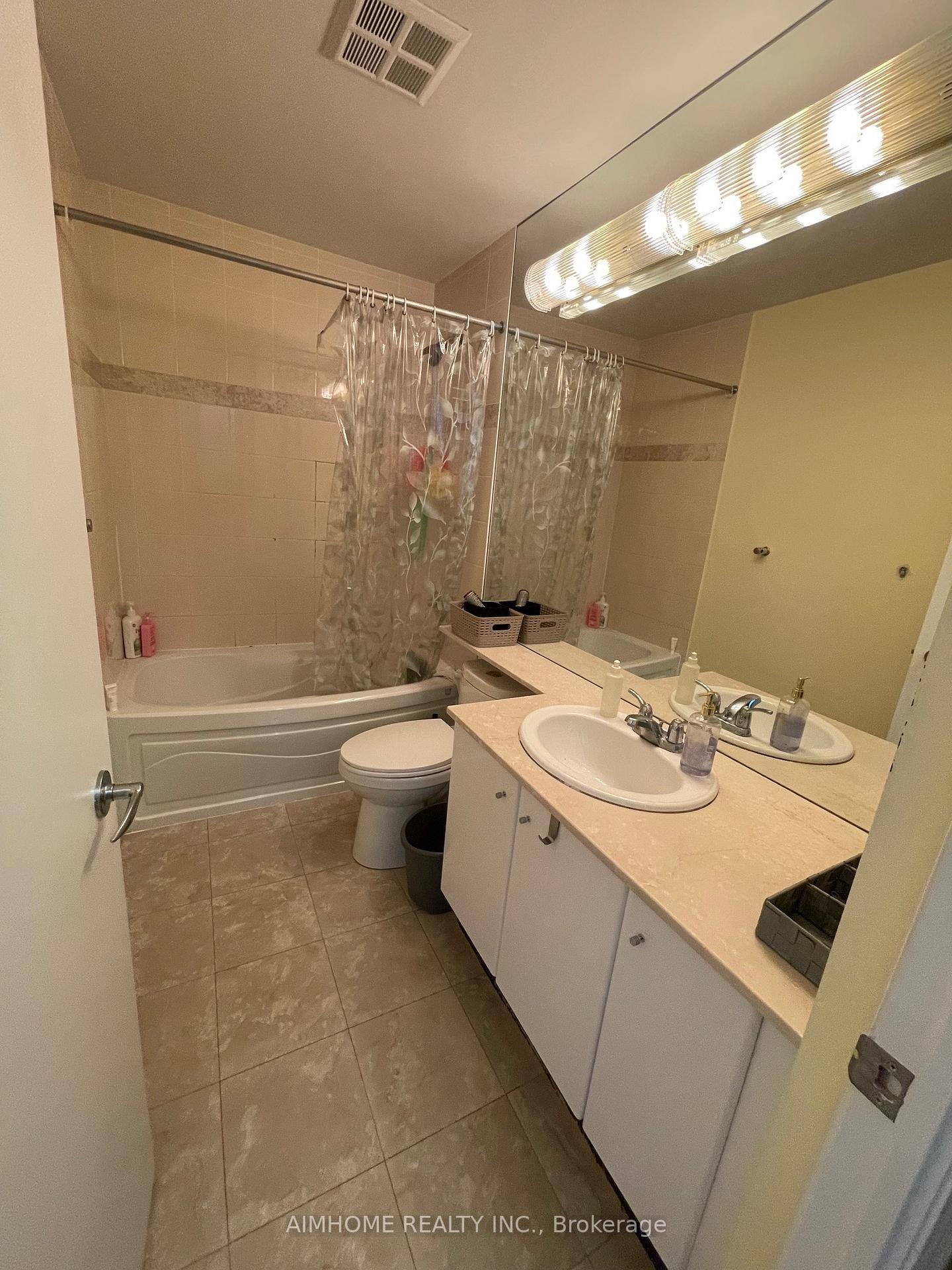 Photo 8 of Unit 2008, 300 Bloor Street E, Toronto, Rosedale-Moore Park — HOMEH