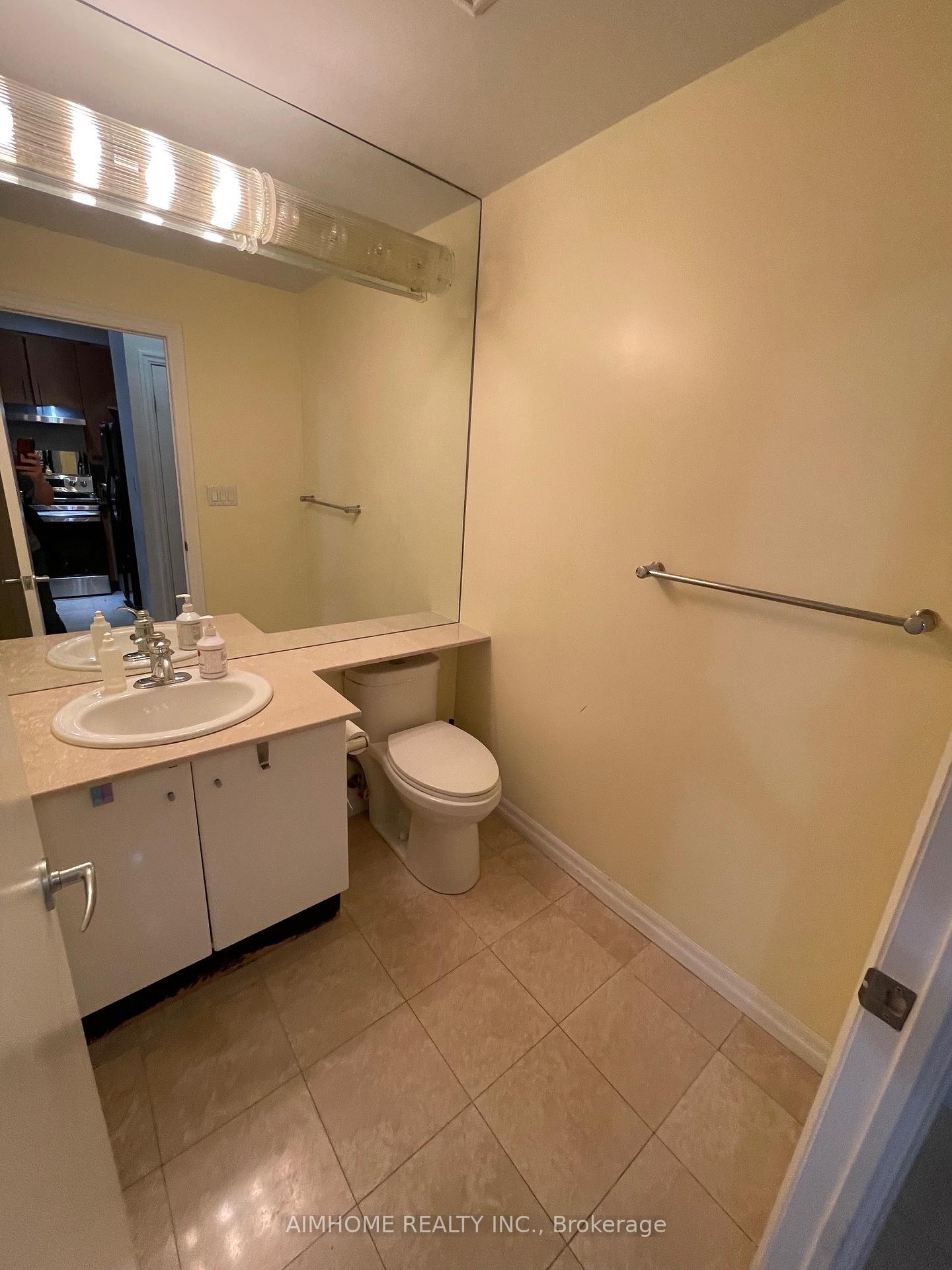 Photo 10 of Unit 2008, 300 Bloor Street E, Toronto, Rosedale-Moore Park — HOMEH