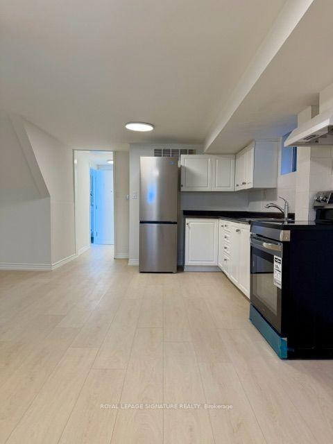 Photo 2 of Unit Lower, 152 Barker Avenue, Toronto, Woodbine-Lumsden — HOMEH
