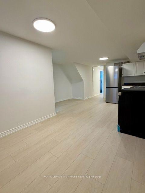 Photo 5 of Unit Lower, 152 Barker Avenue, Toronto, Woodbine-Lumsden — HOMEH