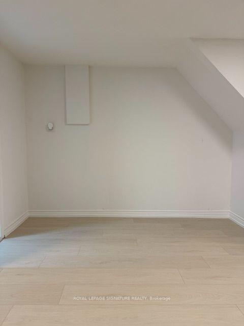 Photo 7 of Unit Lower, 152 Barker Avenue, Toronto, Woodbine-Lumsden — HOMEH
