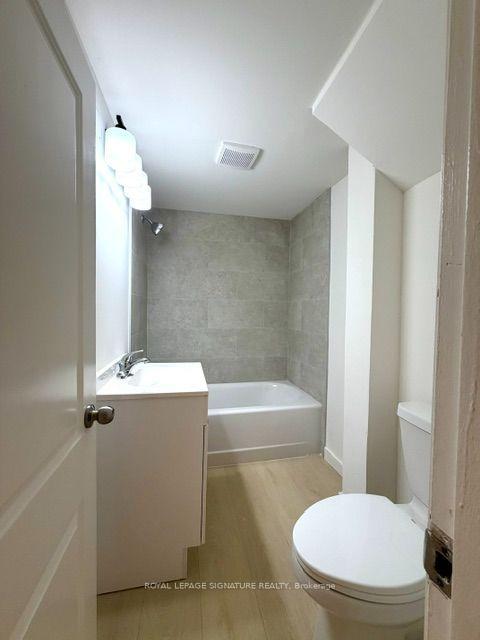 Photo 10 of Unit Lower, 152 Barker Avenue, Toronto, Woodbine-Lumsden — HOMEH