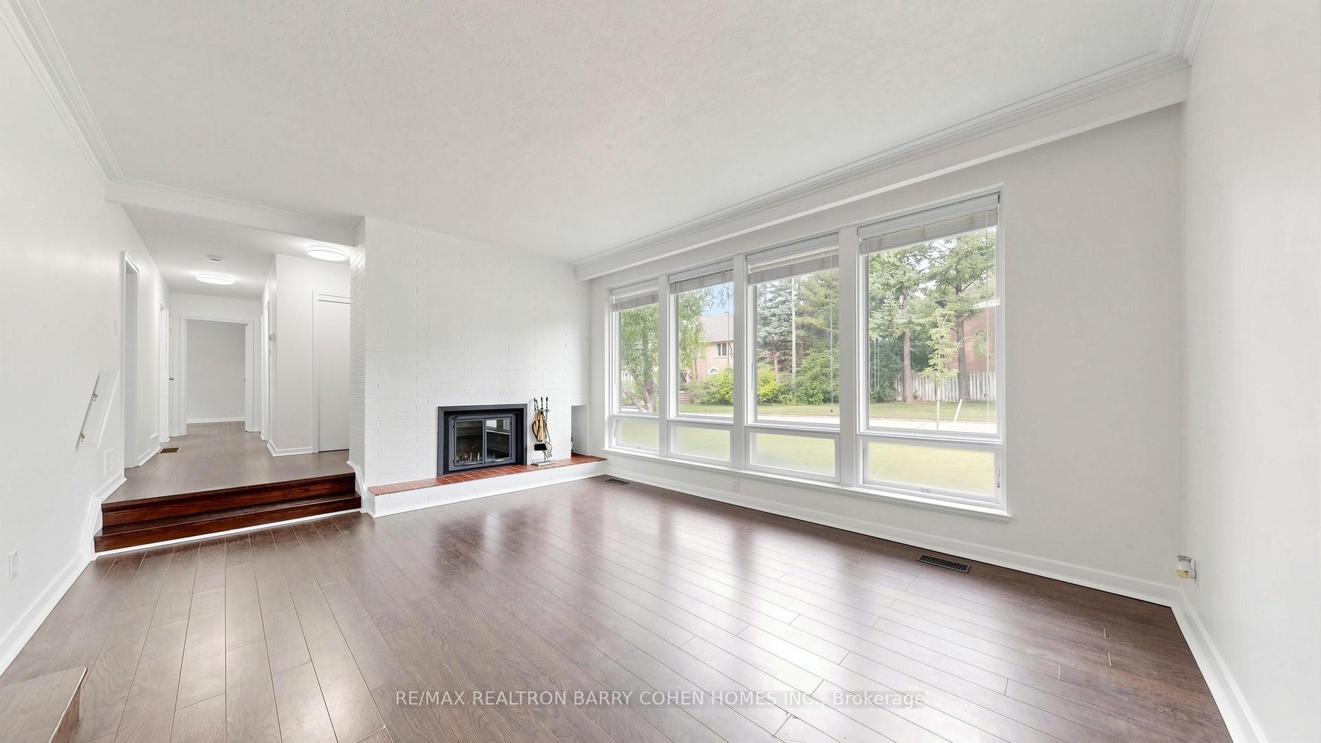 Photo 6 of 3 Greengate Road, North York, Banbury-Don Mills — HOMEH