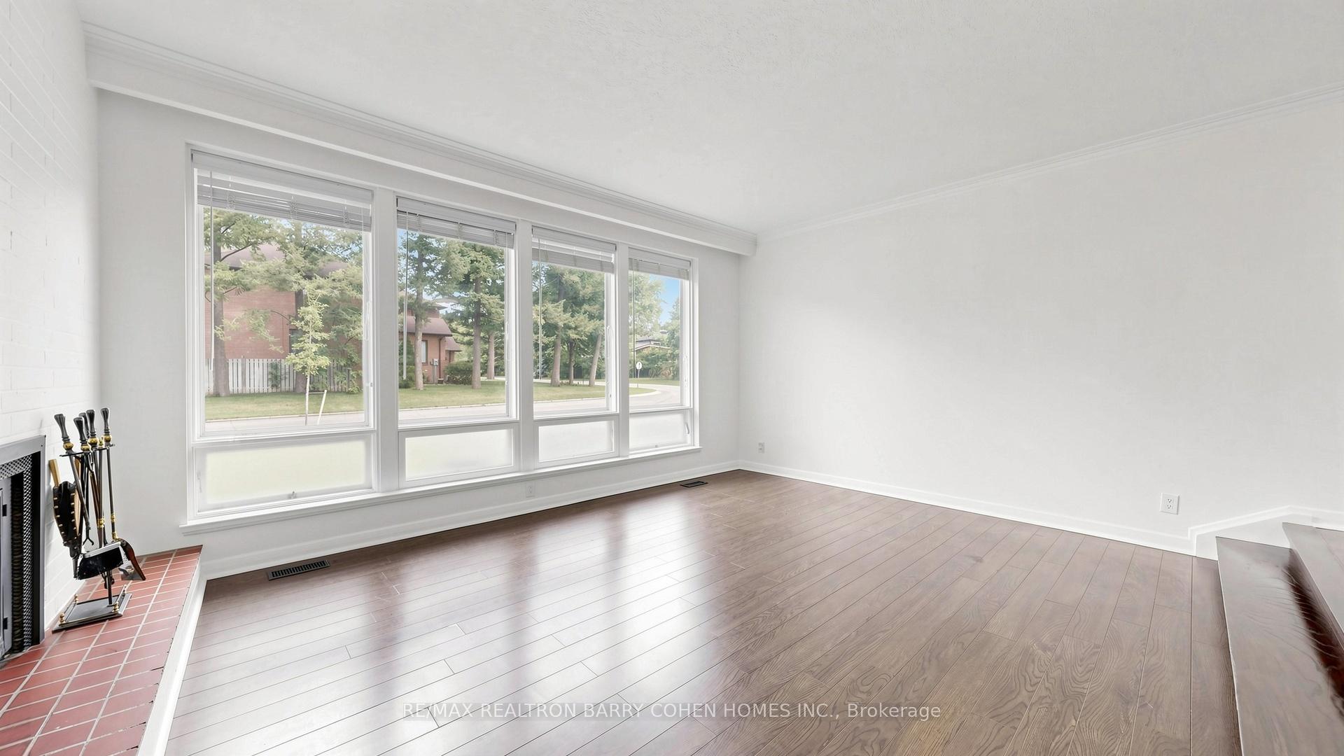 Photo 8 of 3 Greengate Road, North York, Banbury-Don Mills — HOMEH
