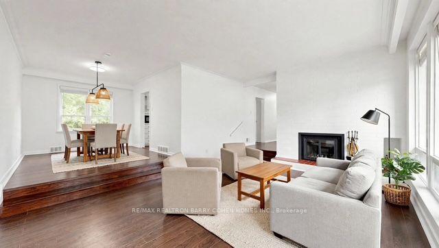 Photo 10 of 3 Greengate Road, North York, Banbury-Don Mills — HOMEH