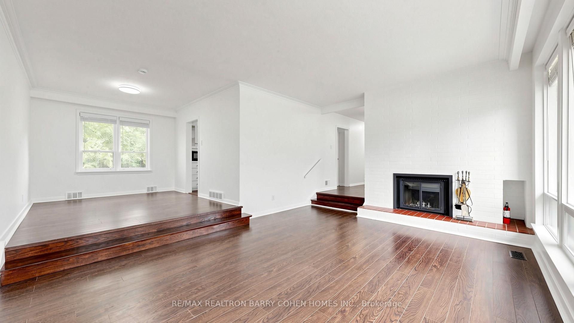 Photo 11 of 3 Greengate Road, North York, Banbury-Don Mills — HOMEH