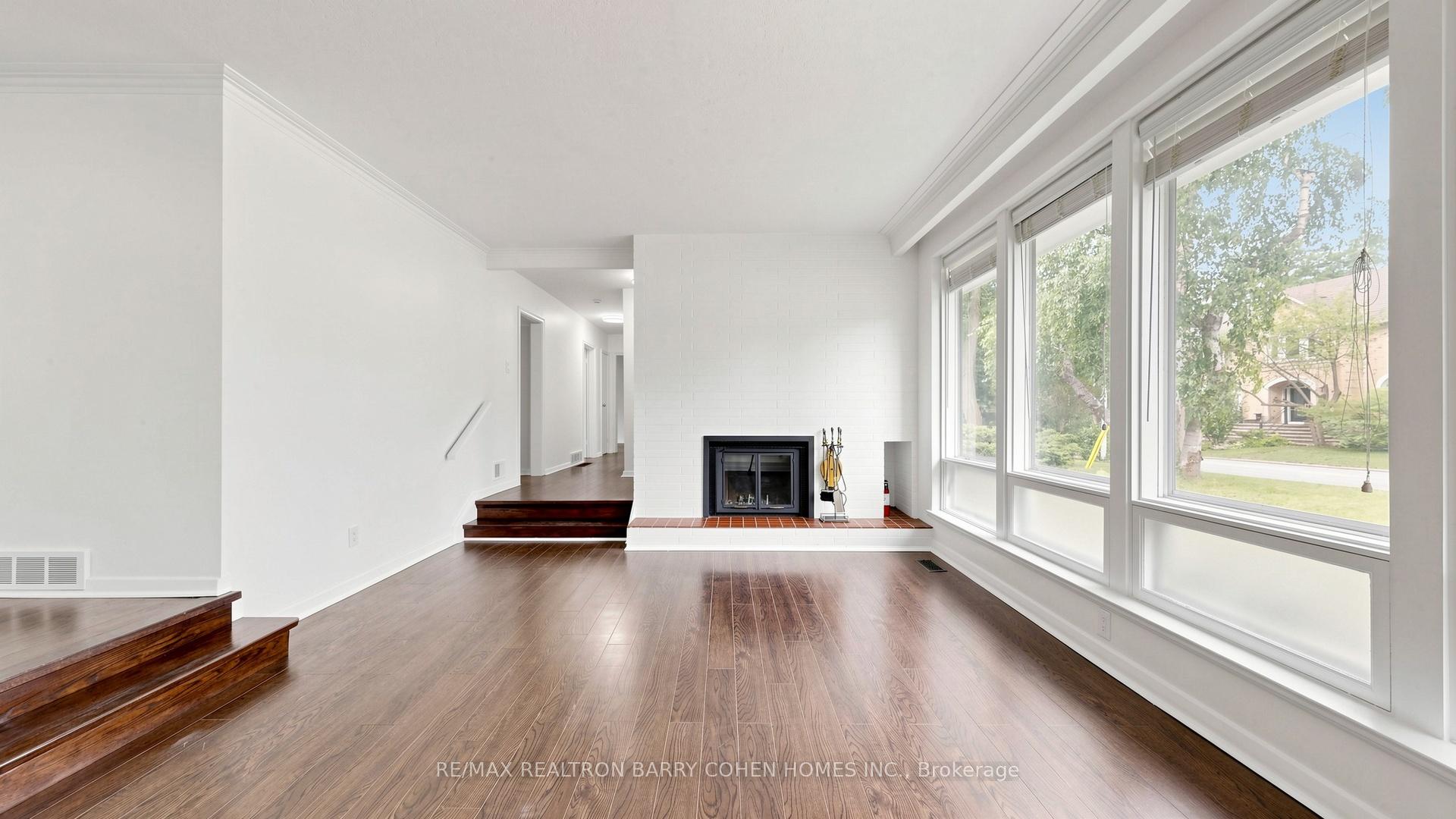 Photo 12 of 3 Greengate Road, North York, Banbury-Don Mills — HOMEH
