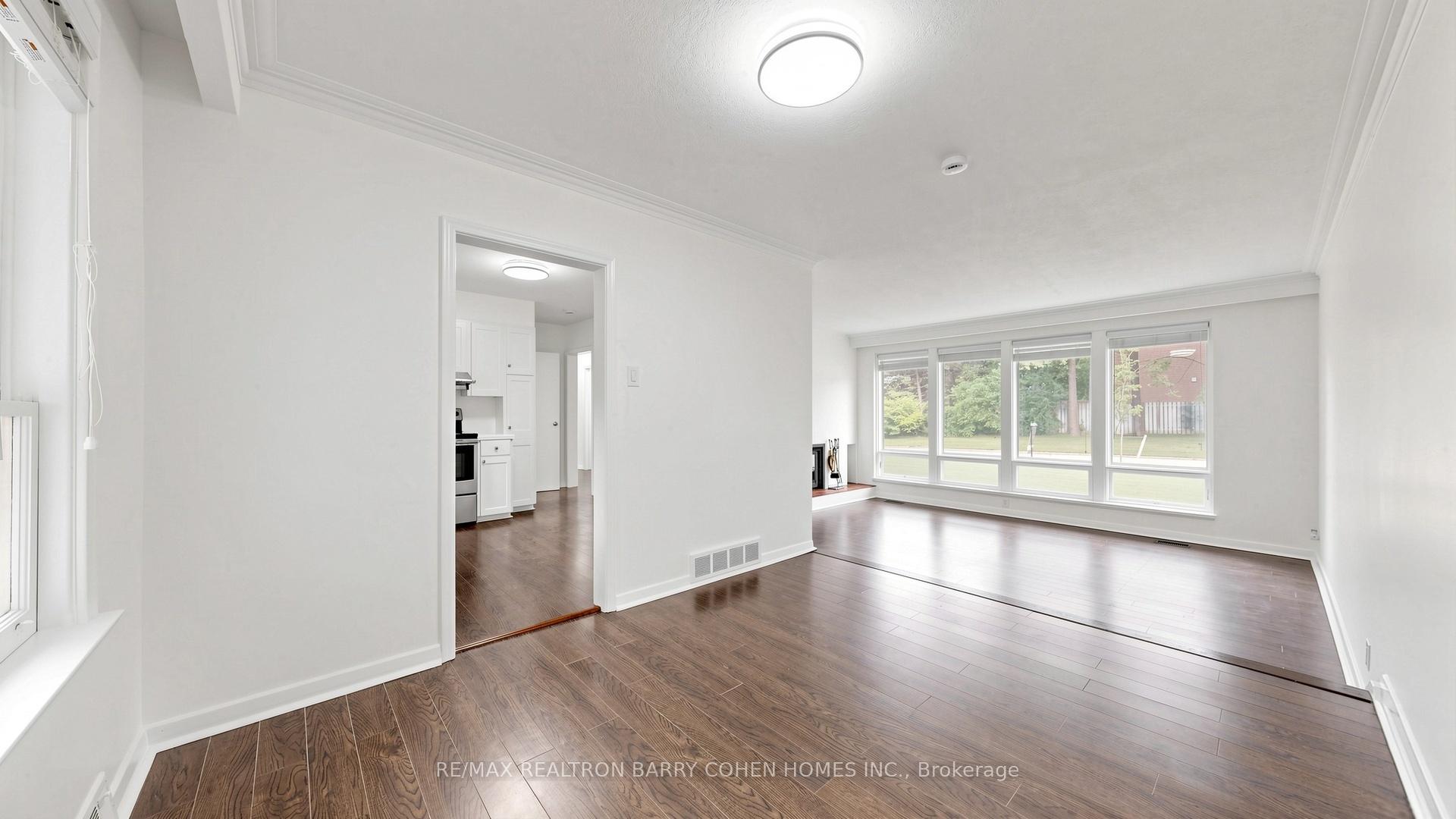 Photo 14 of 3 Greengate Road, North York, Banbury-Don Mills — HOMEH