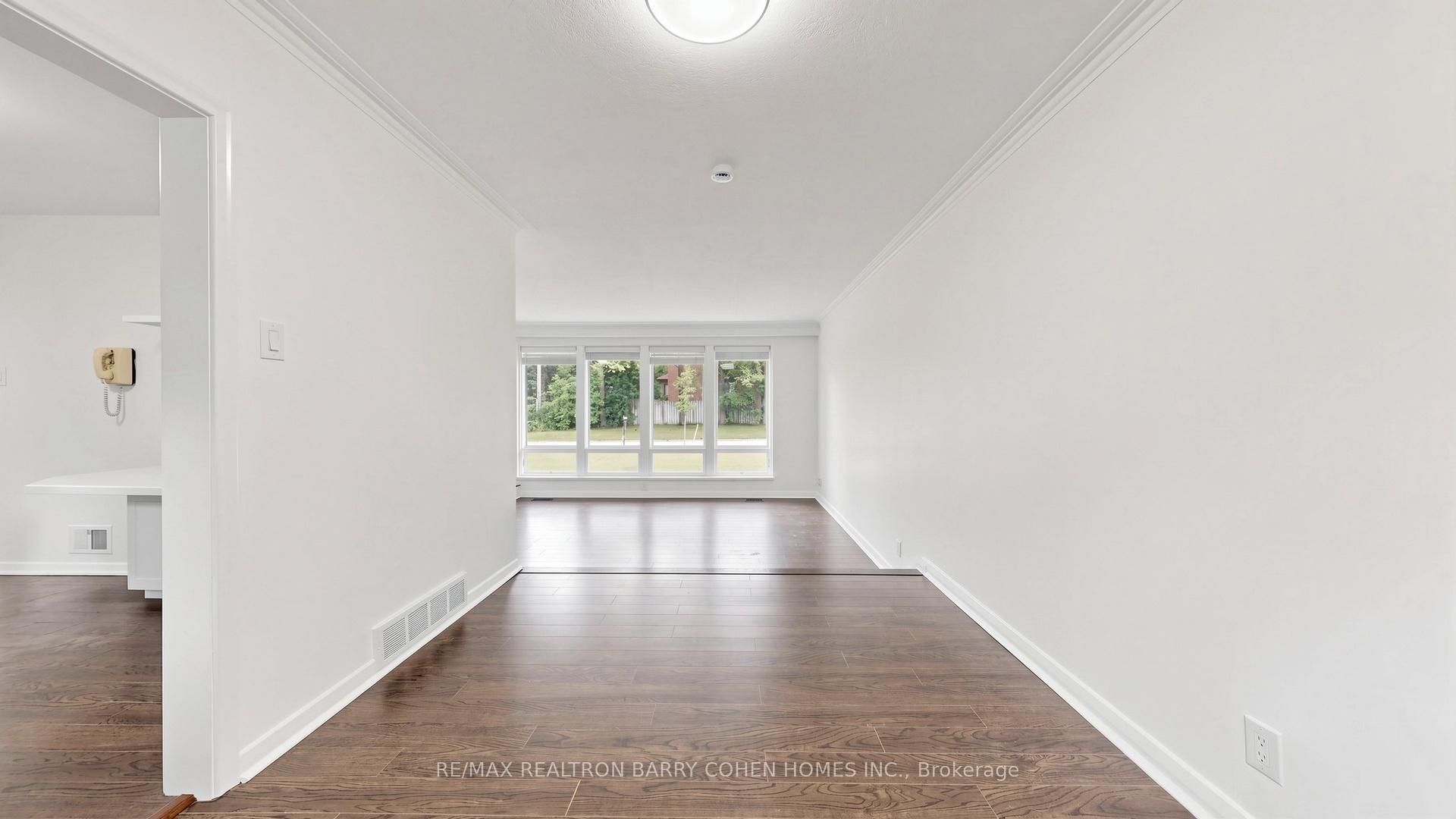 Photo 15 of 3 Greengate Road, North York, Banbury-Don Mills — HOMEH